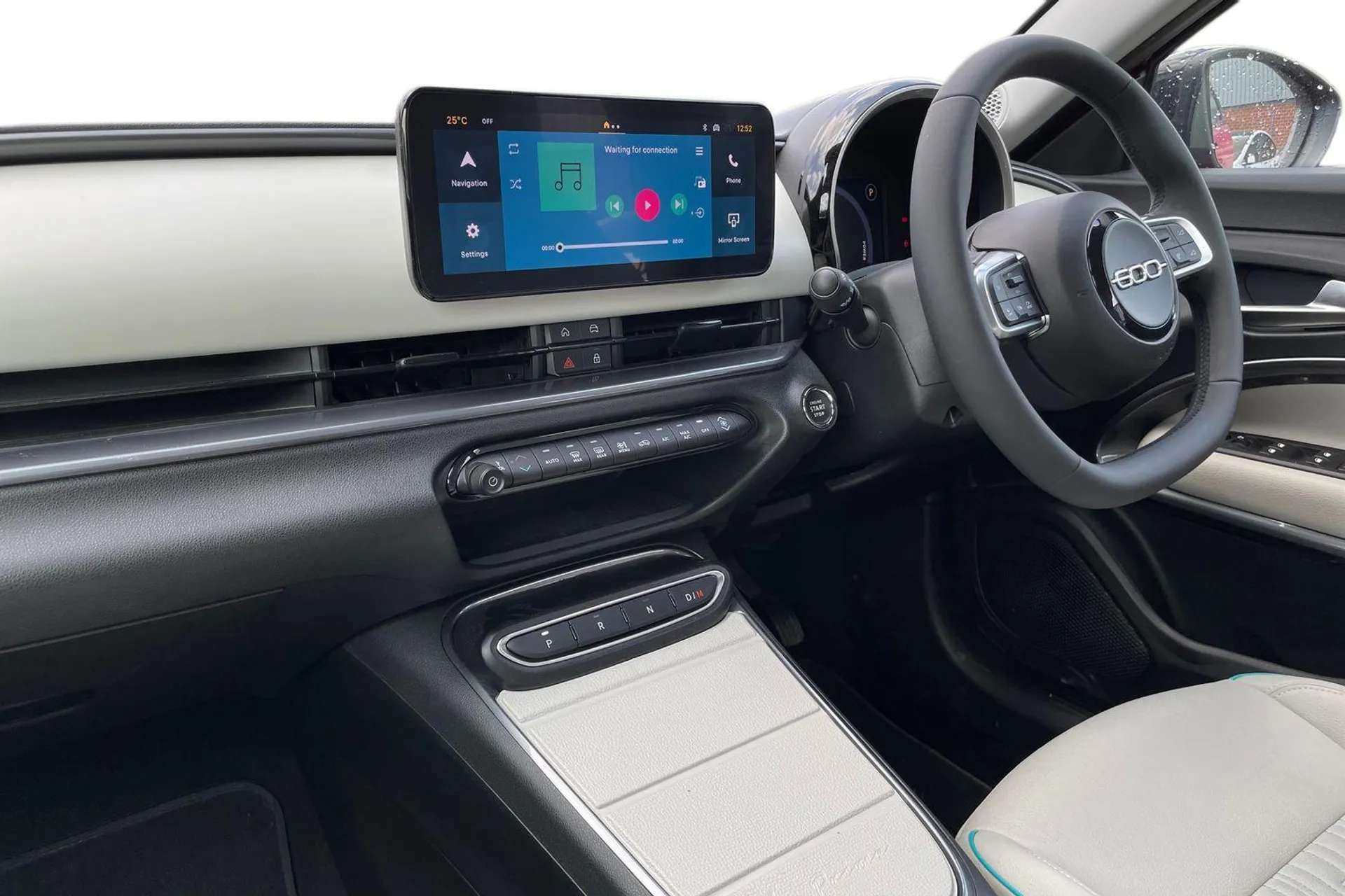 2025 FIAT 600 2025 FIAT 600