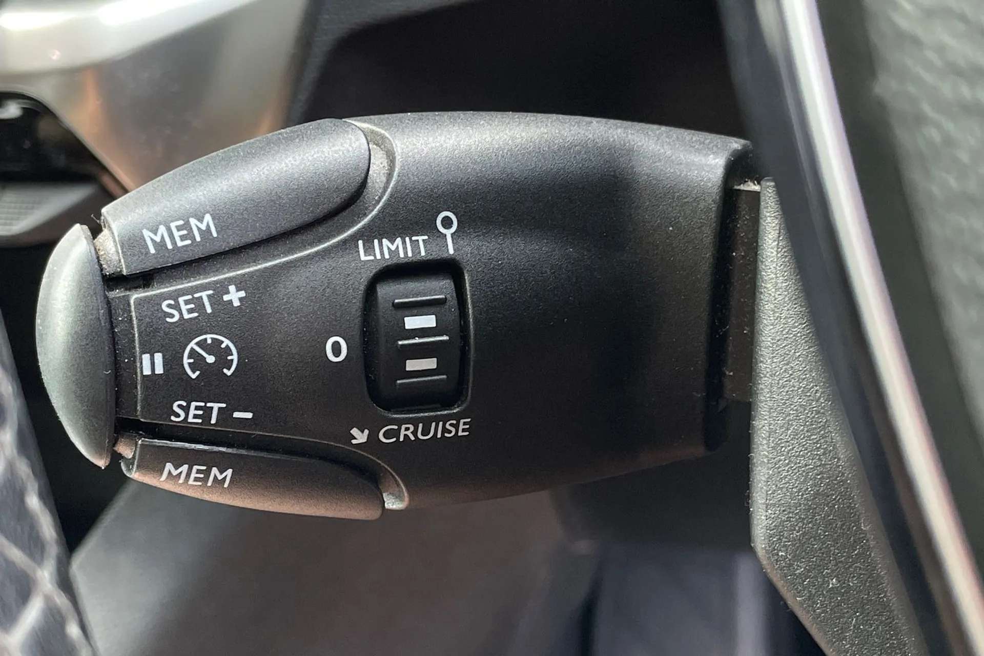 2018 PEUGEOT 3008 2018 PEUGEOT 3008