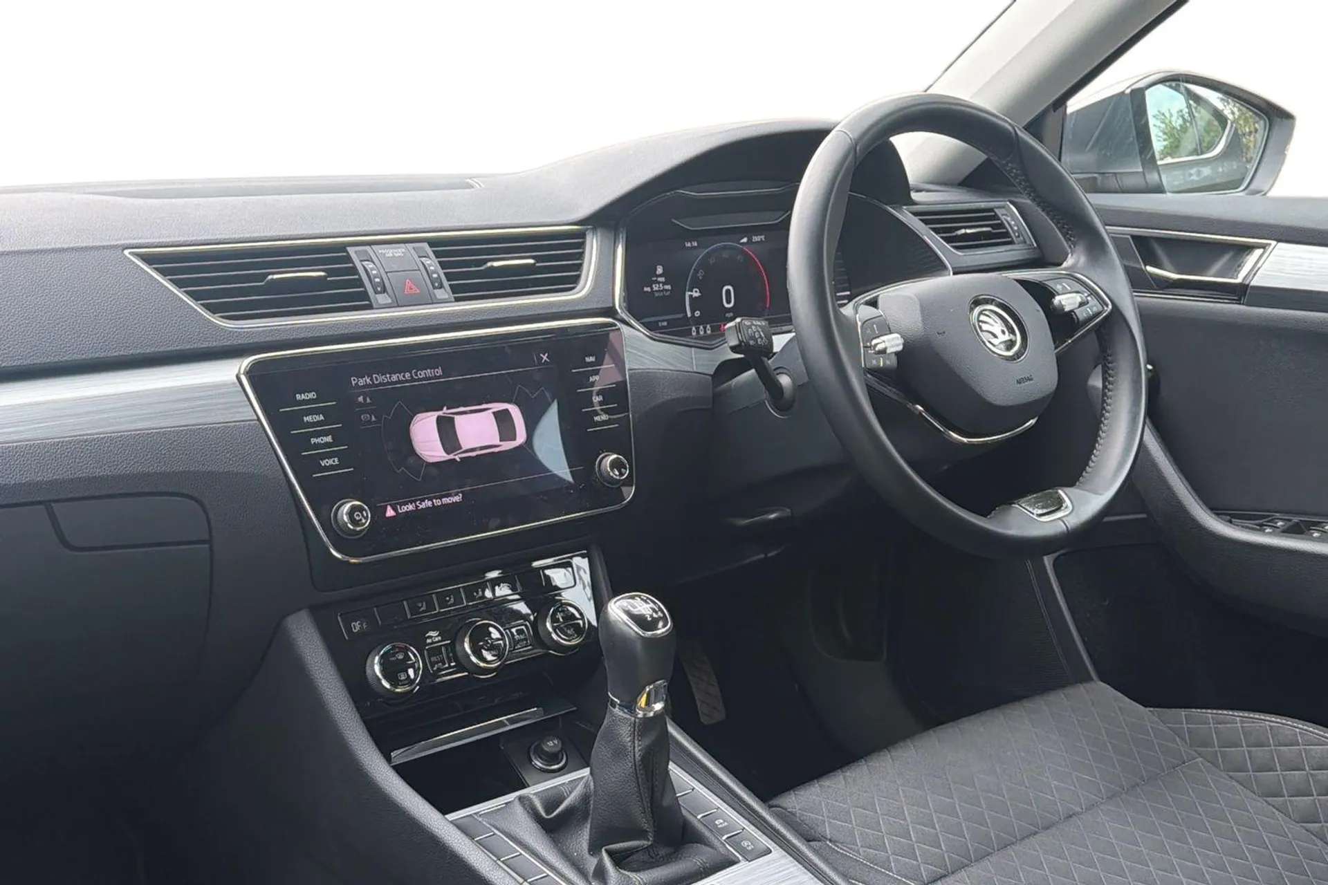 A 2022 SKODA SUPERB 2.0 TDI CR SE 5dr [Drive mode selection with 4 driving modes, Wireless smartlink apple carplay, SmartLink+ android auto and mirror link, Electrically A 2022 SKODA SUPERB 2.0 TDI CR SE 5dr [Drive mode selection with 4 driving modes, Wireless smartlink apple carplay, SmartLink+ android auto and mirror link, Electrically