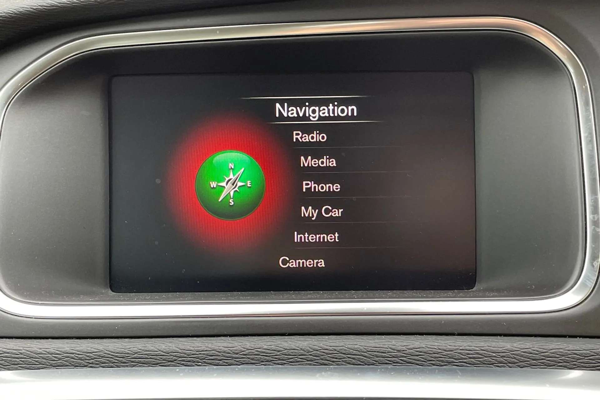 2019 VOLVO V40 2019 VOLVO V40