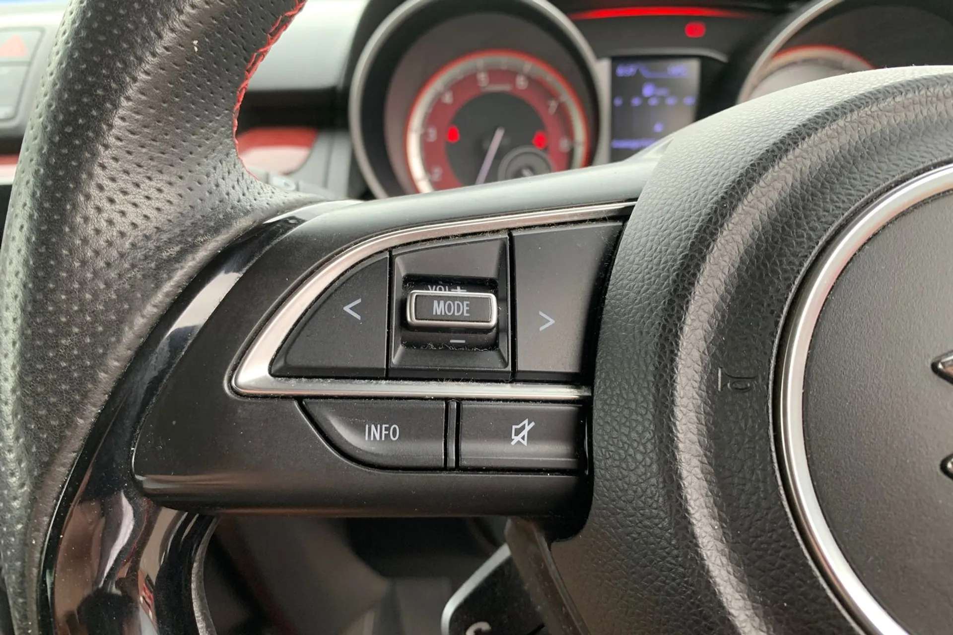 2019 SUZUKI SWIFT 2019 SUZUKI SWIFT