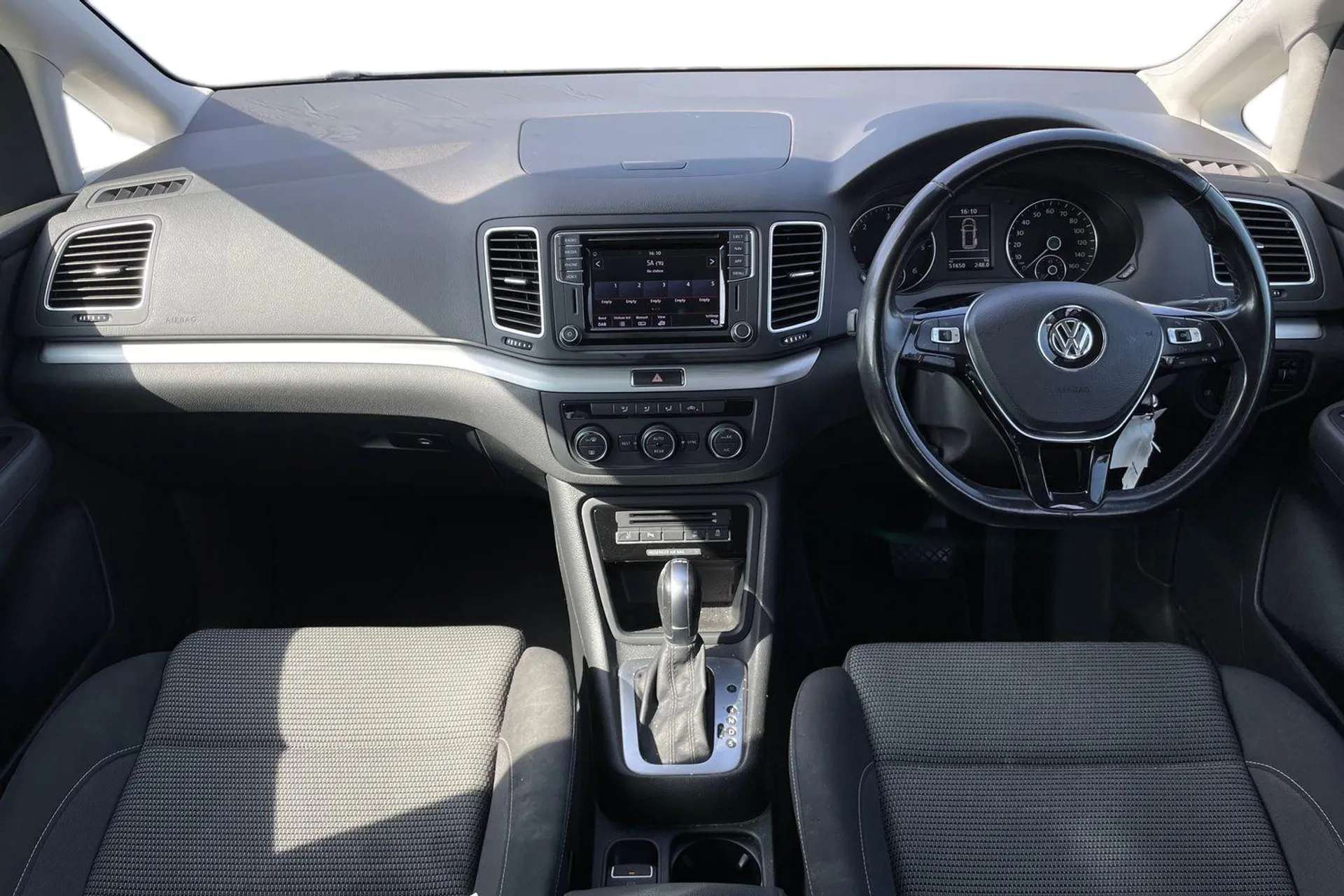 A 2020 VOLKSWAGEN SHARAN 2.0 TDI SCR 150 SE Nav 5dr DSG [ Side scan and radar sensor controlled warning system, Stop/start function, Lane assist and camera controlled warning A 2020 VOLKSWAGEN SHARAN 2.0 TDI SCR 150 SE Nav 5dr DSG [ Side scan and radar sensor controlled warning system, Stop/start function, Lane assist and camera controlled warning