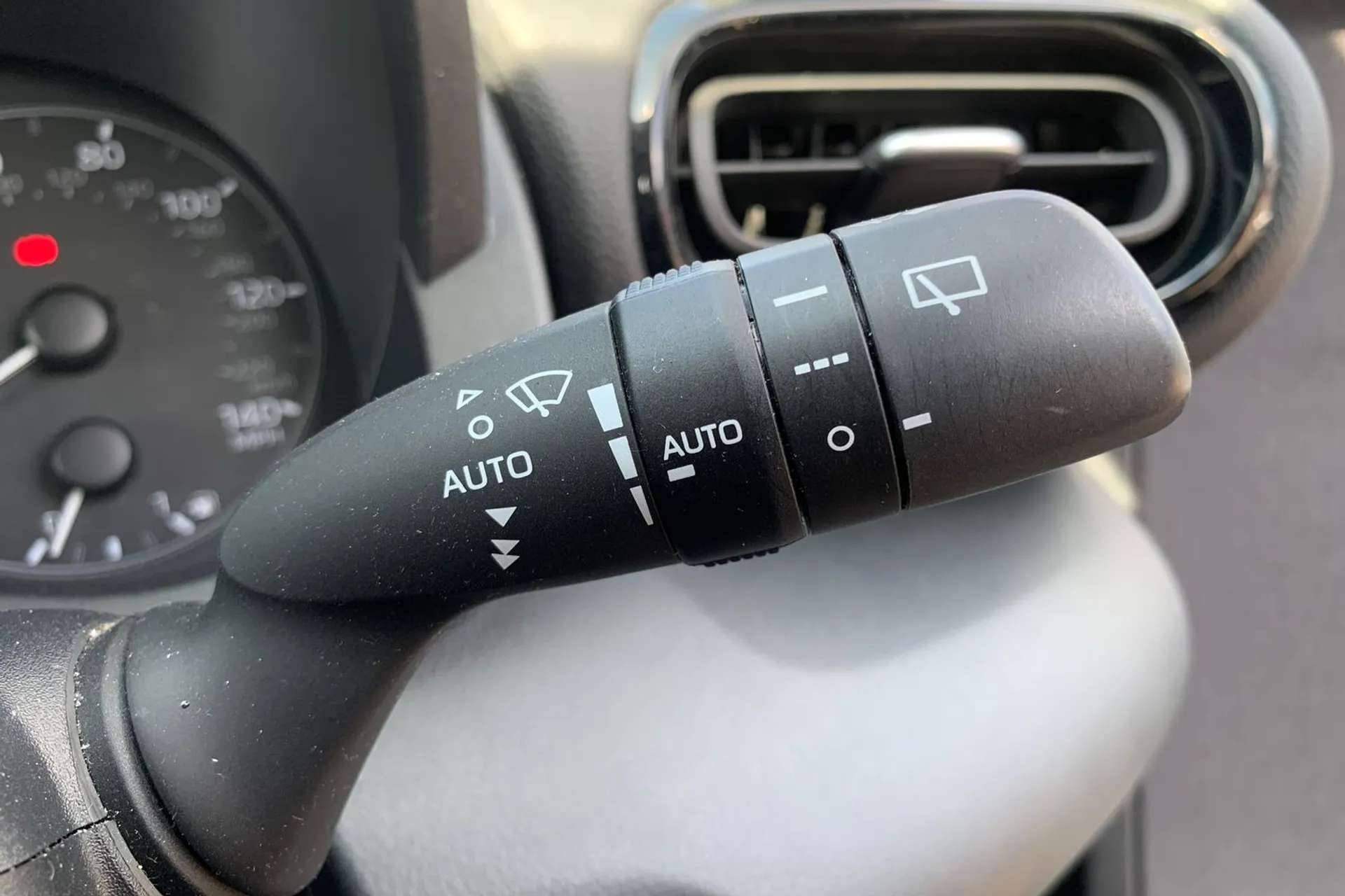 2022 MAZDA 2 HYBRID 2022 MAZDA 2 HYBRID