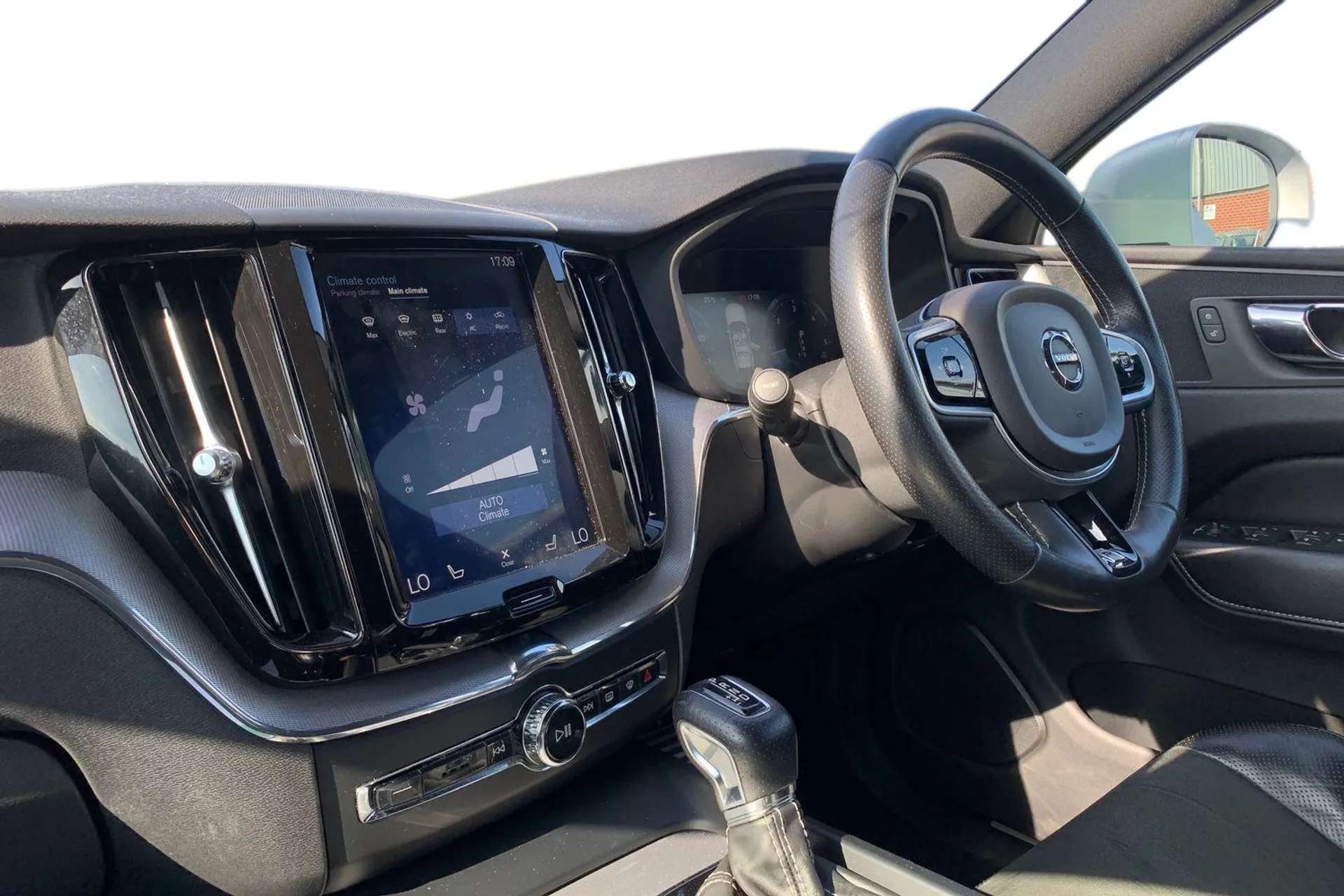 2018 VOLVO XC60 2018 VOLVO XC60