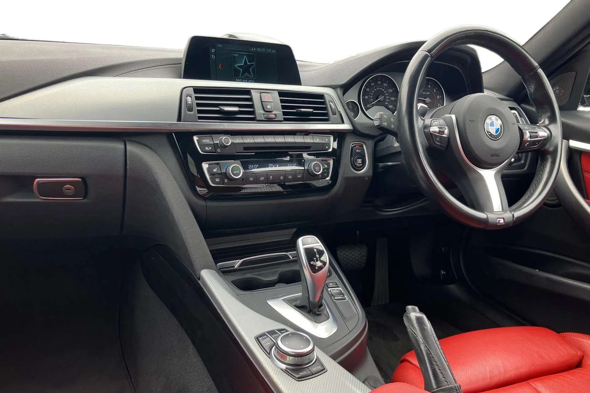 A 2018 BMW 3 SERIES 320i M Sport Shadow Edition 5dr Step Auto [High gloss shadow line pack, 19" M double spoke alloy wheels style in bicolour orbit grey, Real time traffi A 2018 BMW 3 SERIES 320i M Sport Shadow Edition 5dr Step Auto [High gloss shadow line pack, 19" M double spoke alloy wheels style in bicolour orbit grey, Real time traffi
