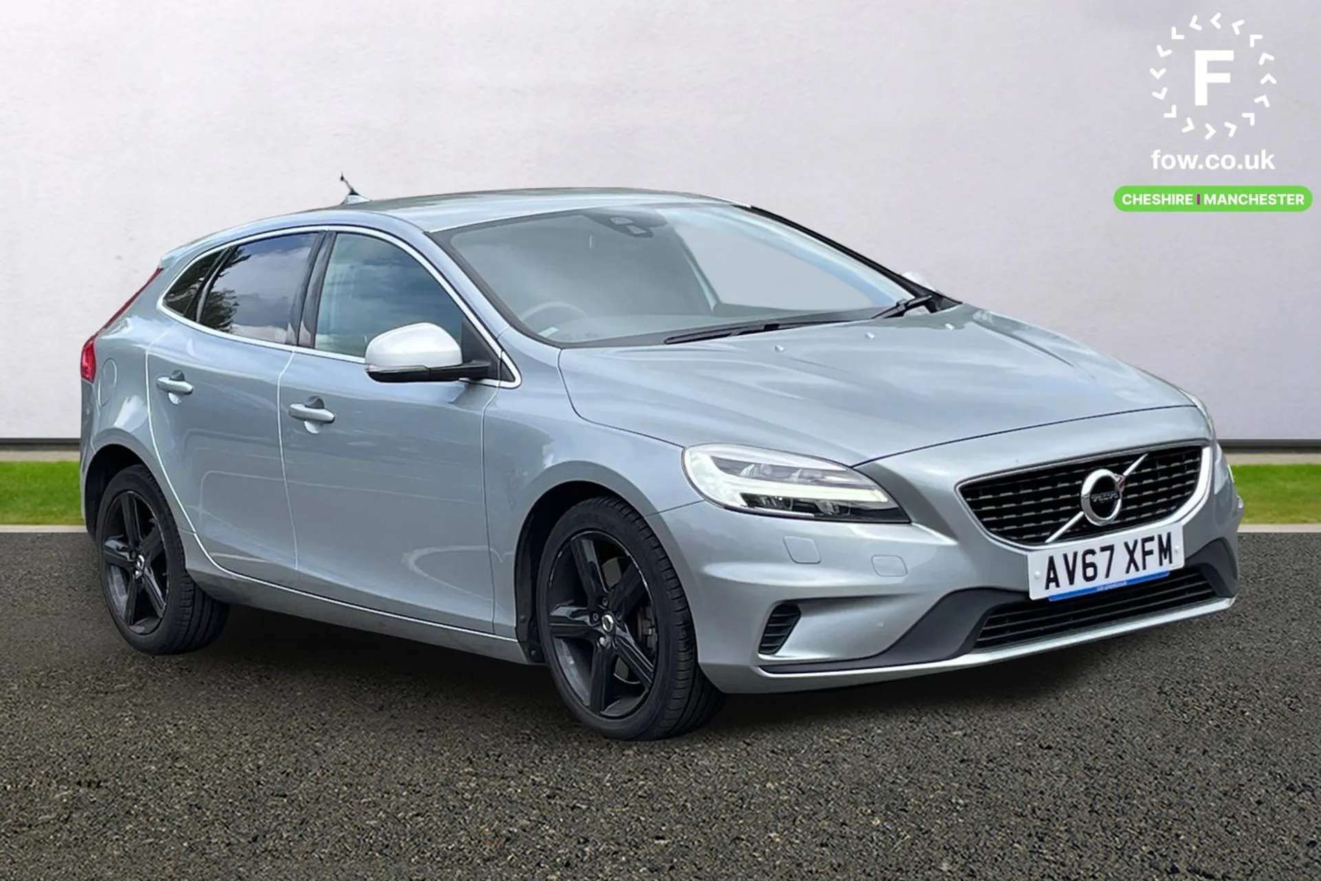 2017 VOLVO V40 2017 VOLVO V40