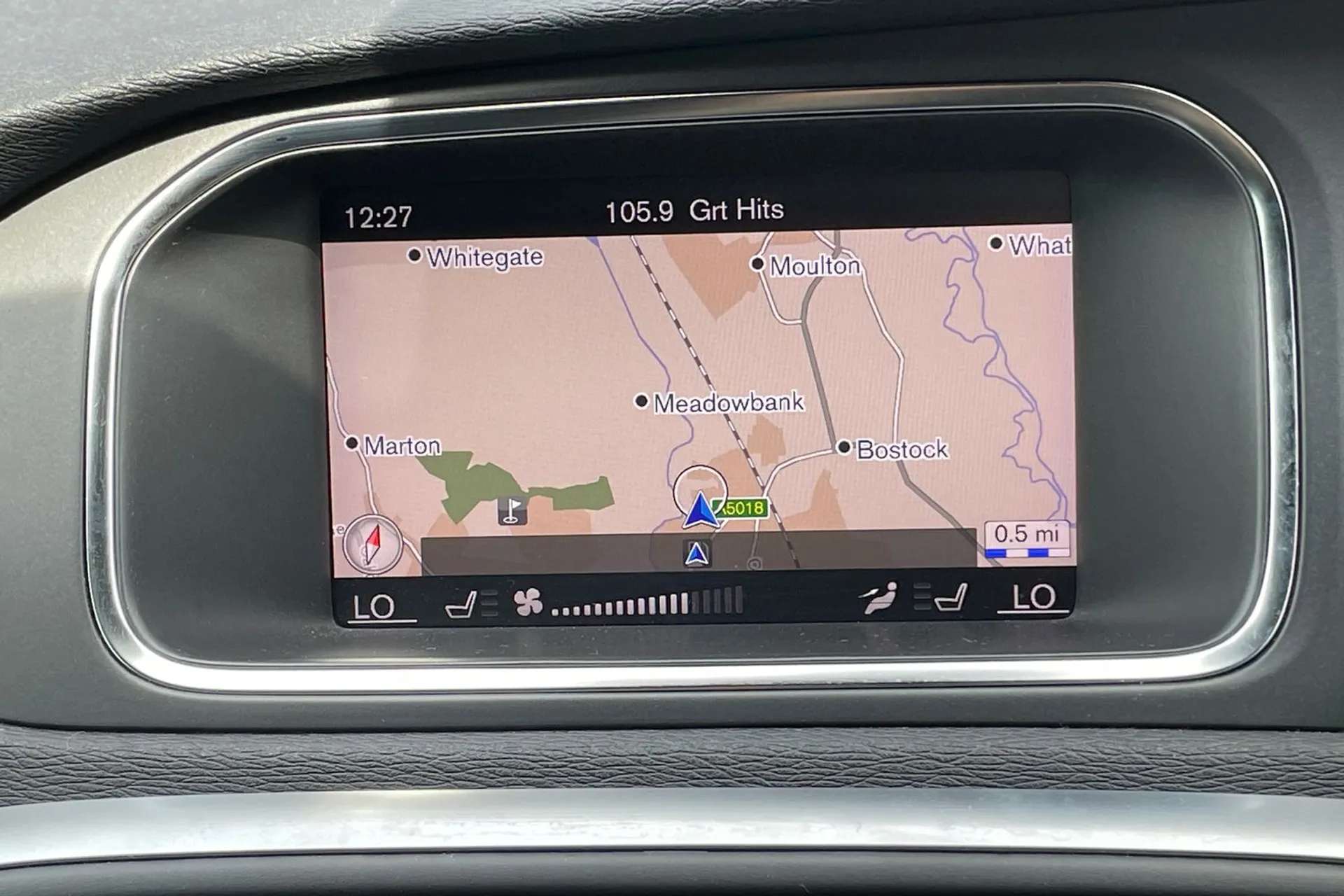 2017 VOLVO V40 2017 VOLVO V40