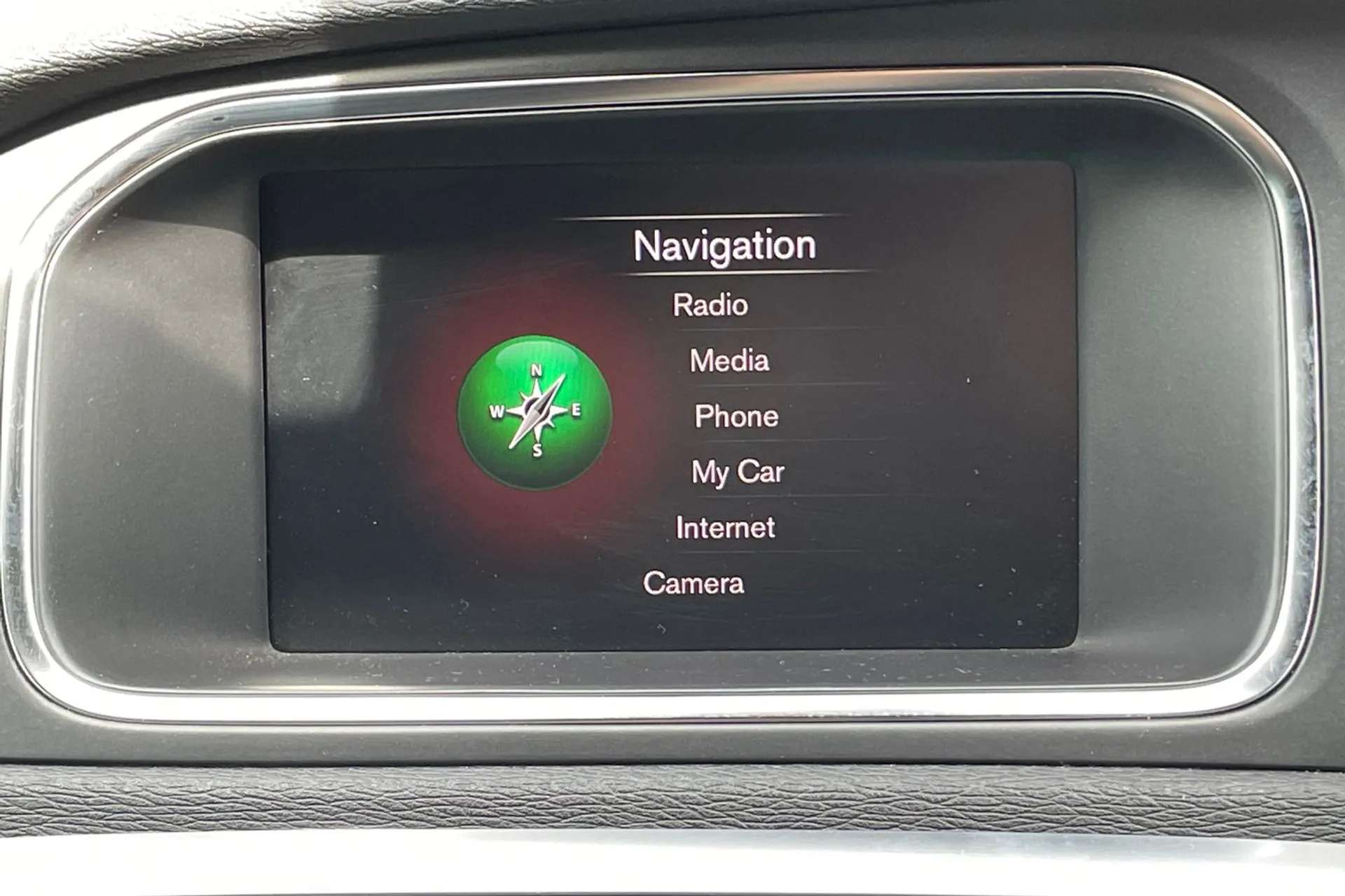 2017 VOLVO V40 2017 VOLVO V40