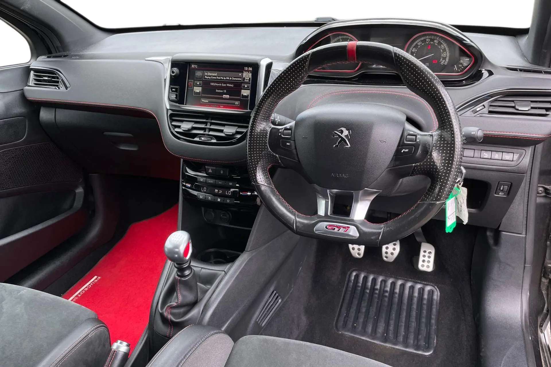 2016 PEUGEOT 208 2016 PEUGEOT 208
