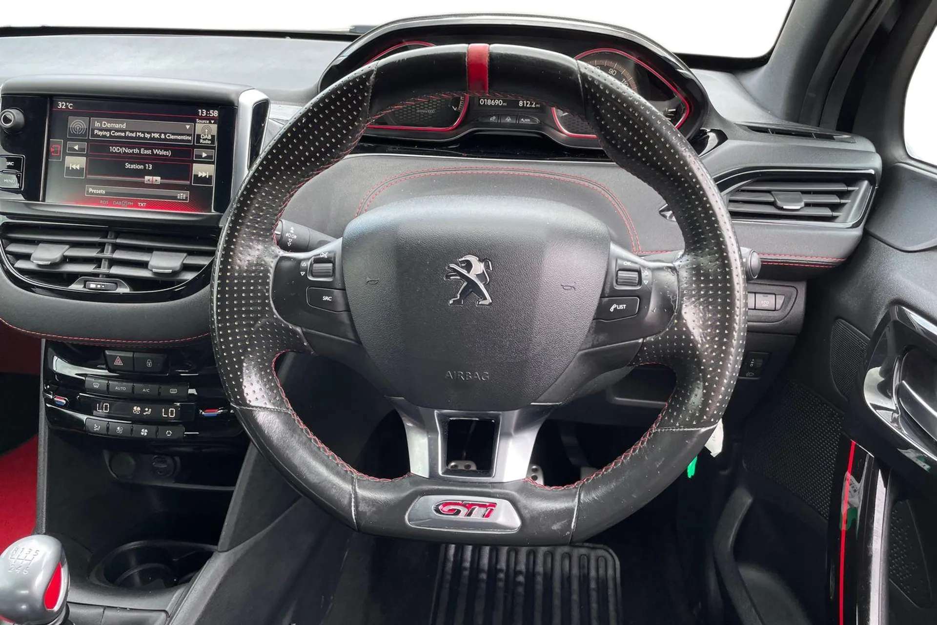 2016 PEUGEOT 208 2016 PEUGEOT 208