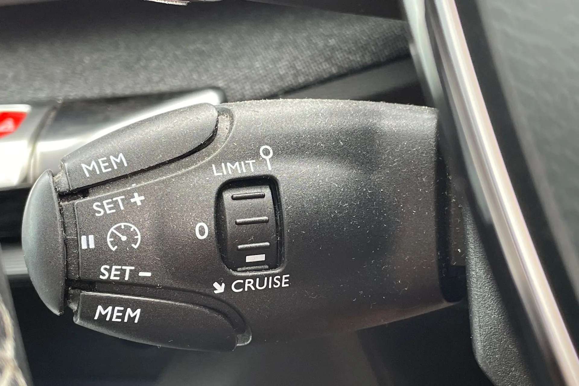 2020 PEUGEOT 3008 2020 PEUGEOT 3008