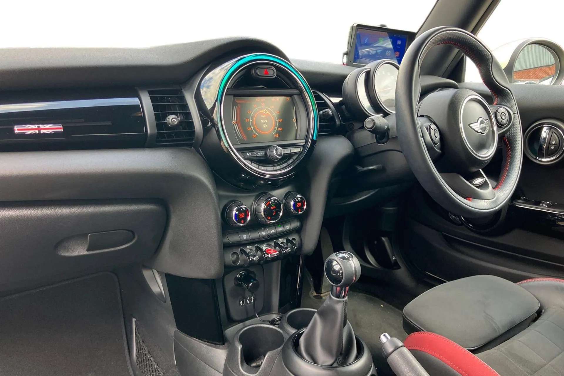 2018 MINI HATCH 2018 MINI HATCH