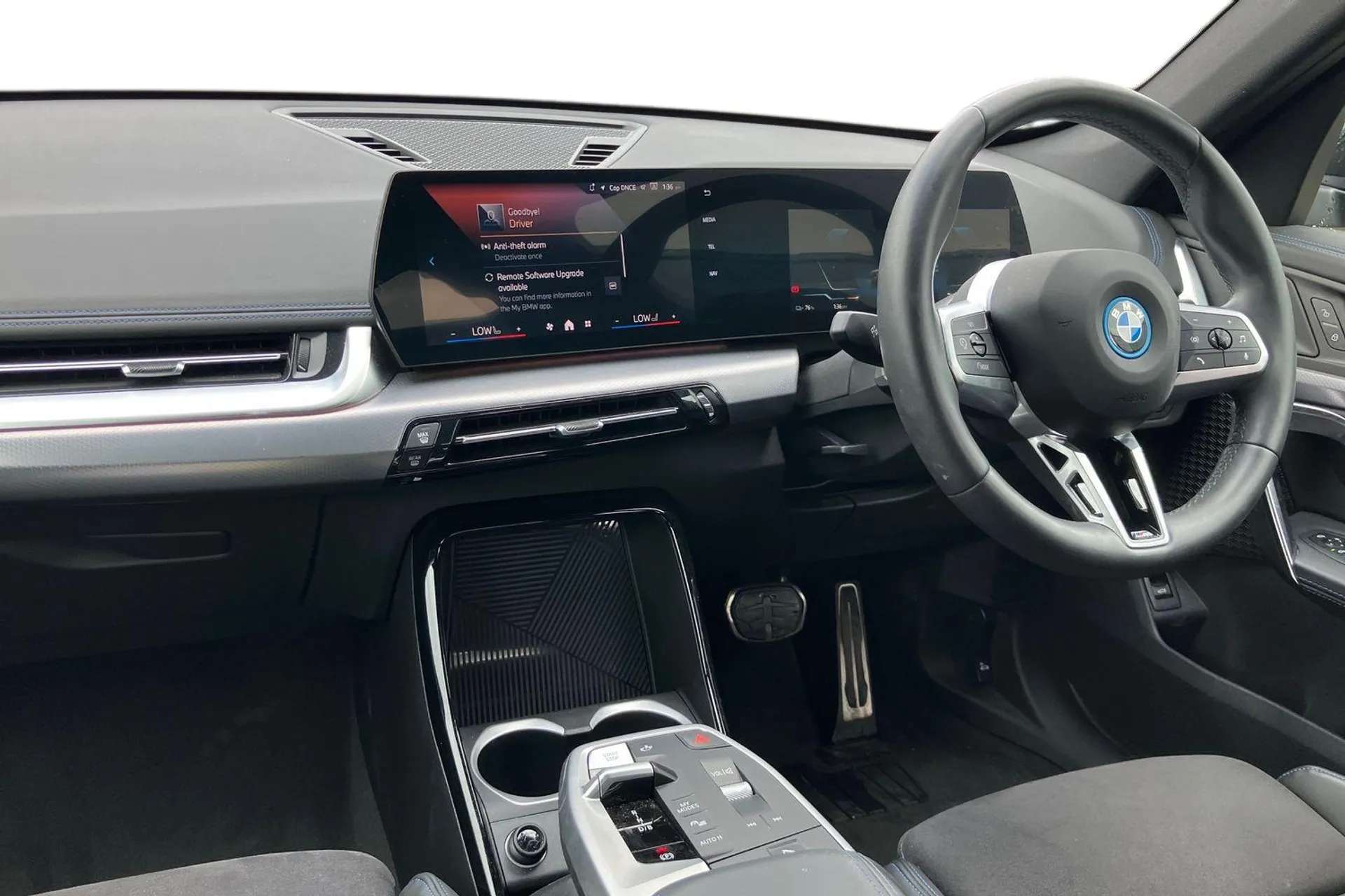 2025 BMW IX1 2025 BMW IX1