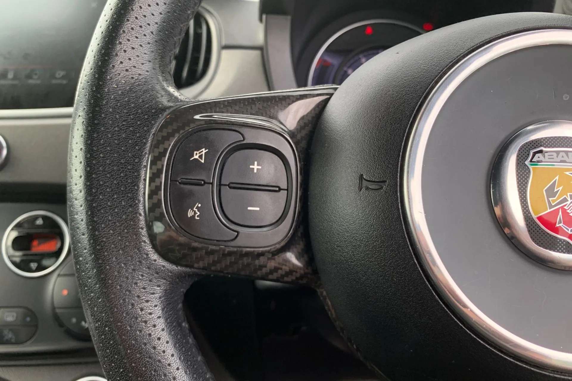 2017 ABARTH 595 2017 ABARTH 595