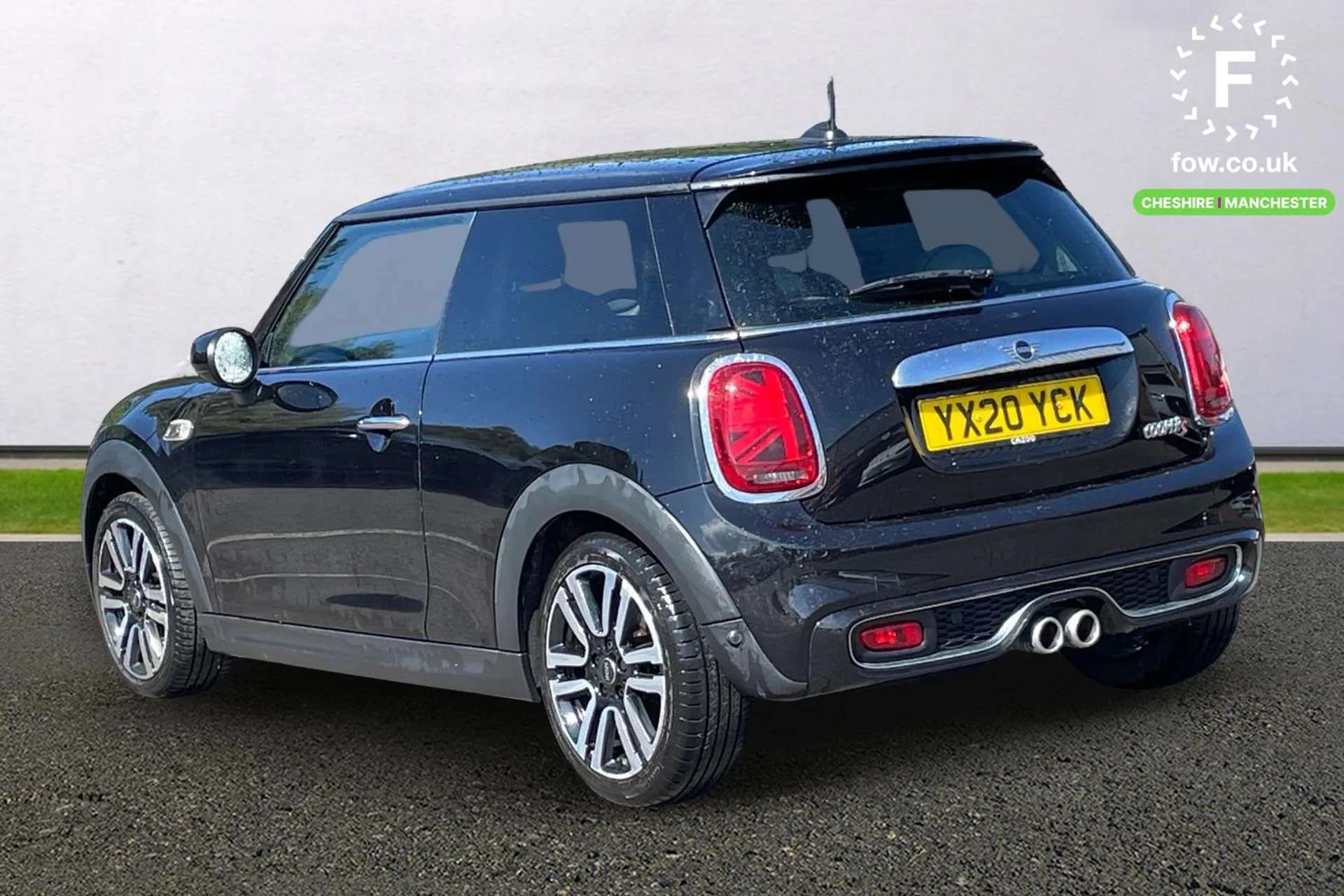 A 2020 MINI HATCH 2.0 Cooper S Exclusive II 3dr [ 17in Alloy Wheels - Rail Spoke, LED headlight with closed ring and daytime driving lights, Automatic start/stop functi A 2020 MINI HATCH 2.0 Cooper S Exclusive II 3dr [ 17in Alloy Wheels - Rail Spoke, LED headlight with closed ring and daytime driving lights, Automatic start/stop functi