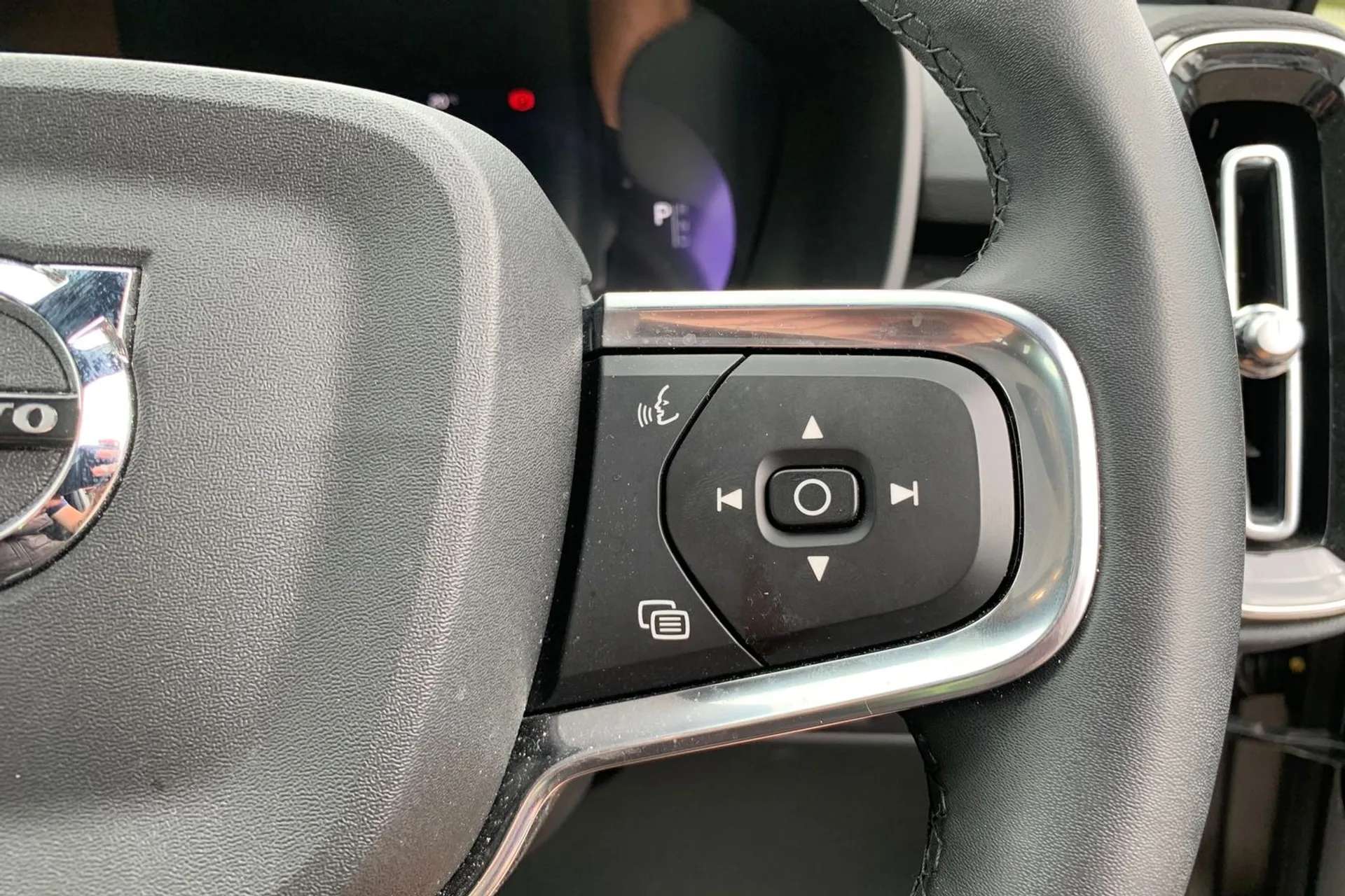 2023 VOLVO C40 2023 VOLVO C40
