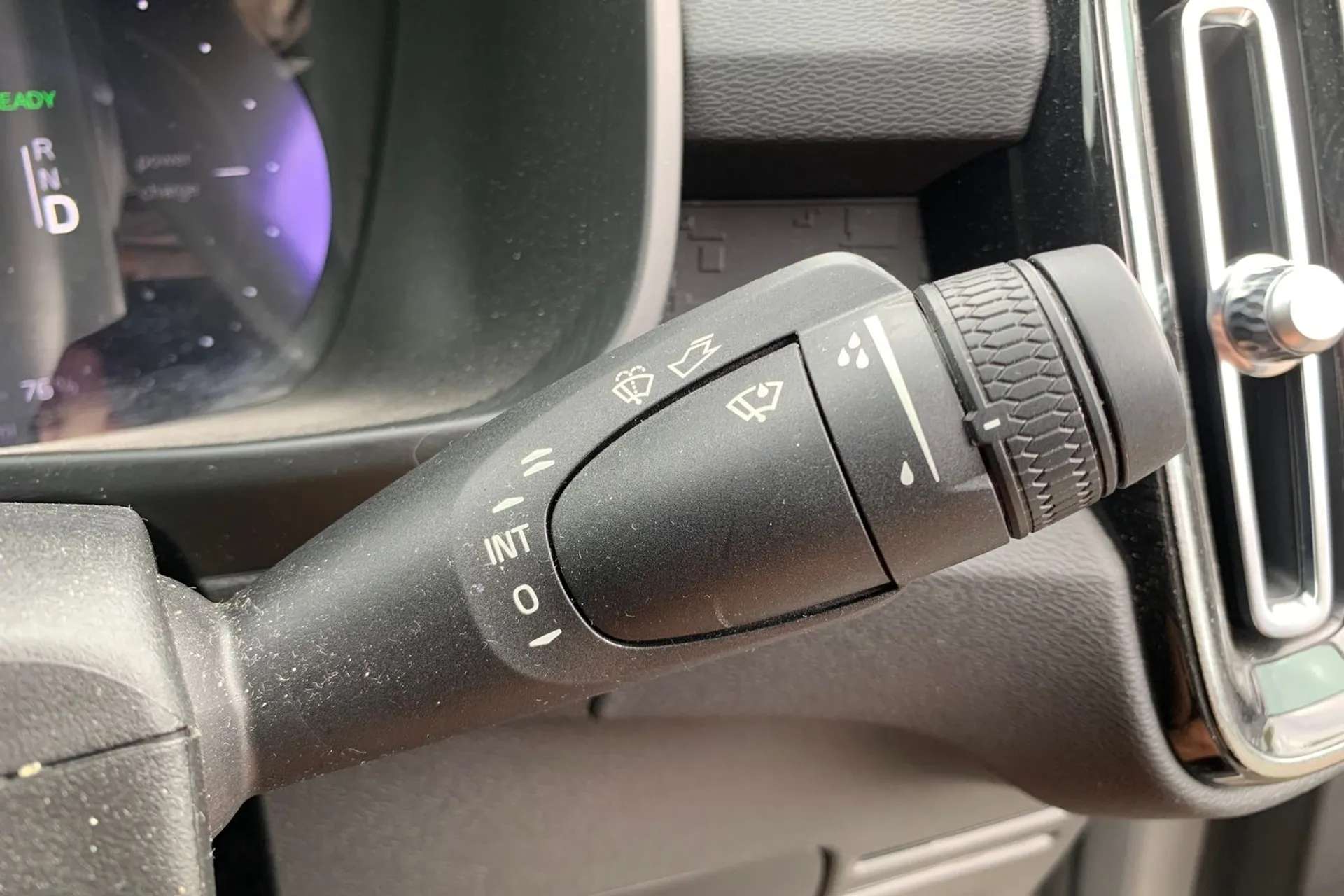 2023 VOLVO C40 2023 VOLVO C40