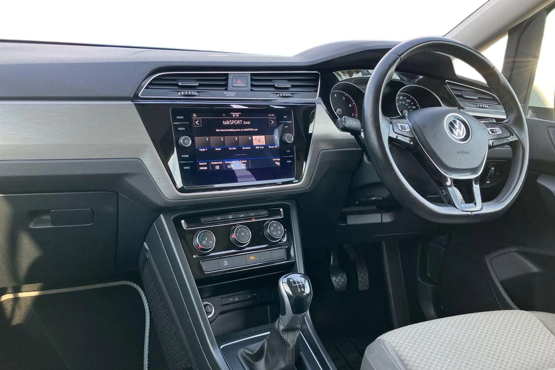 2021 VOLKSWAGEN TOURAN 2021 VOLKSWAGEN TOURAN