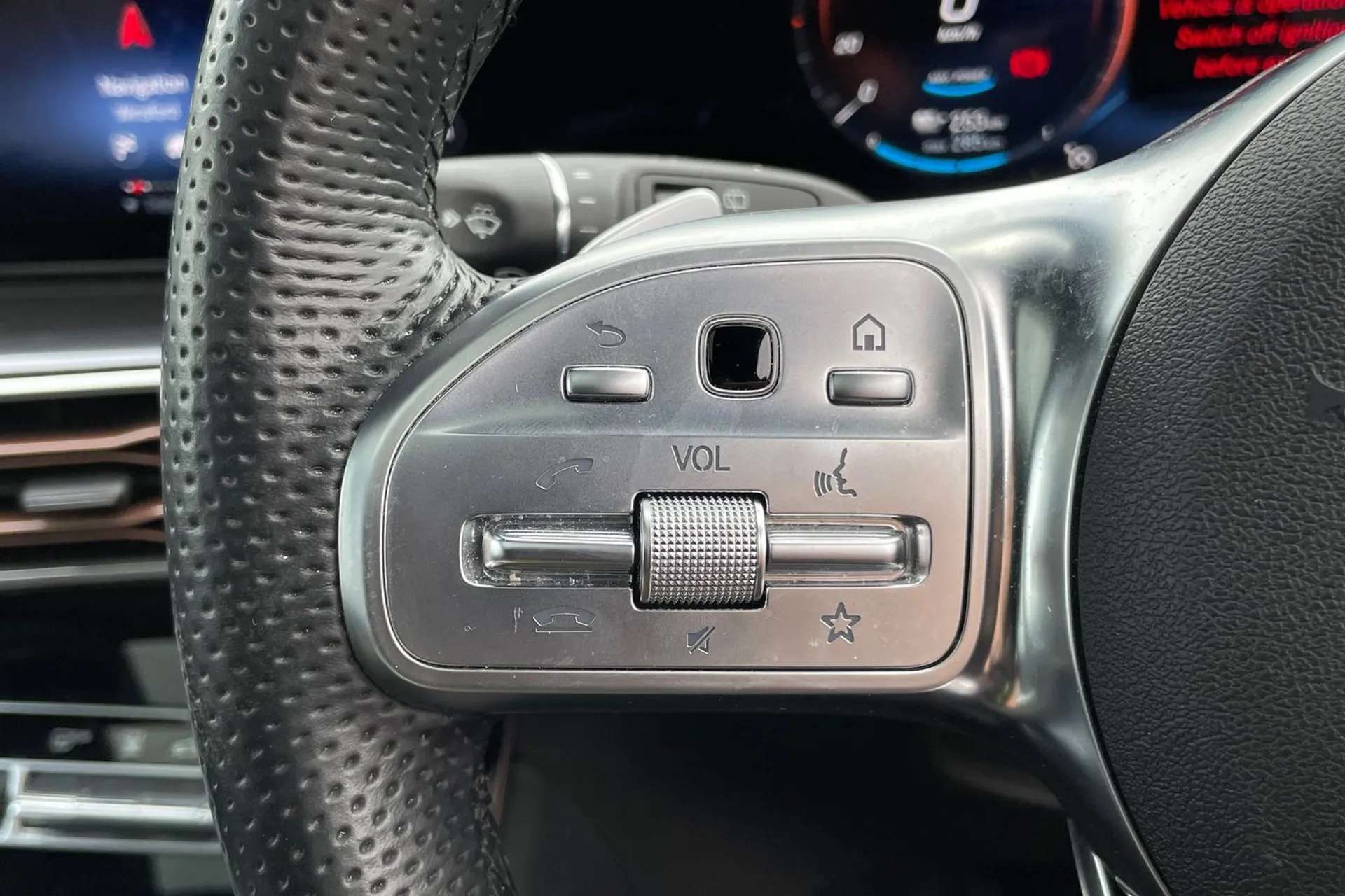 2023 MERCEDES-BENZ EQC 2023 MERCEDES-BENZ EQC