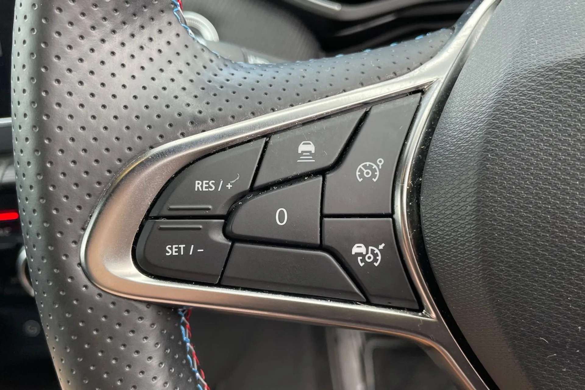 2025 RENAULT CLIO 2025 RENAULT CLIO