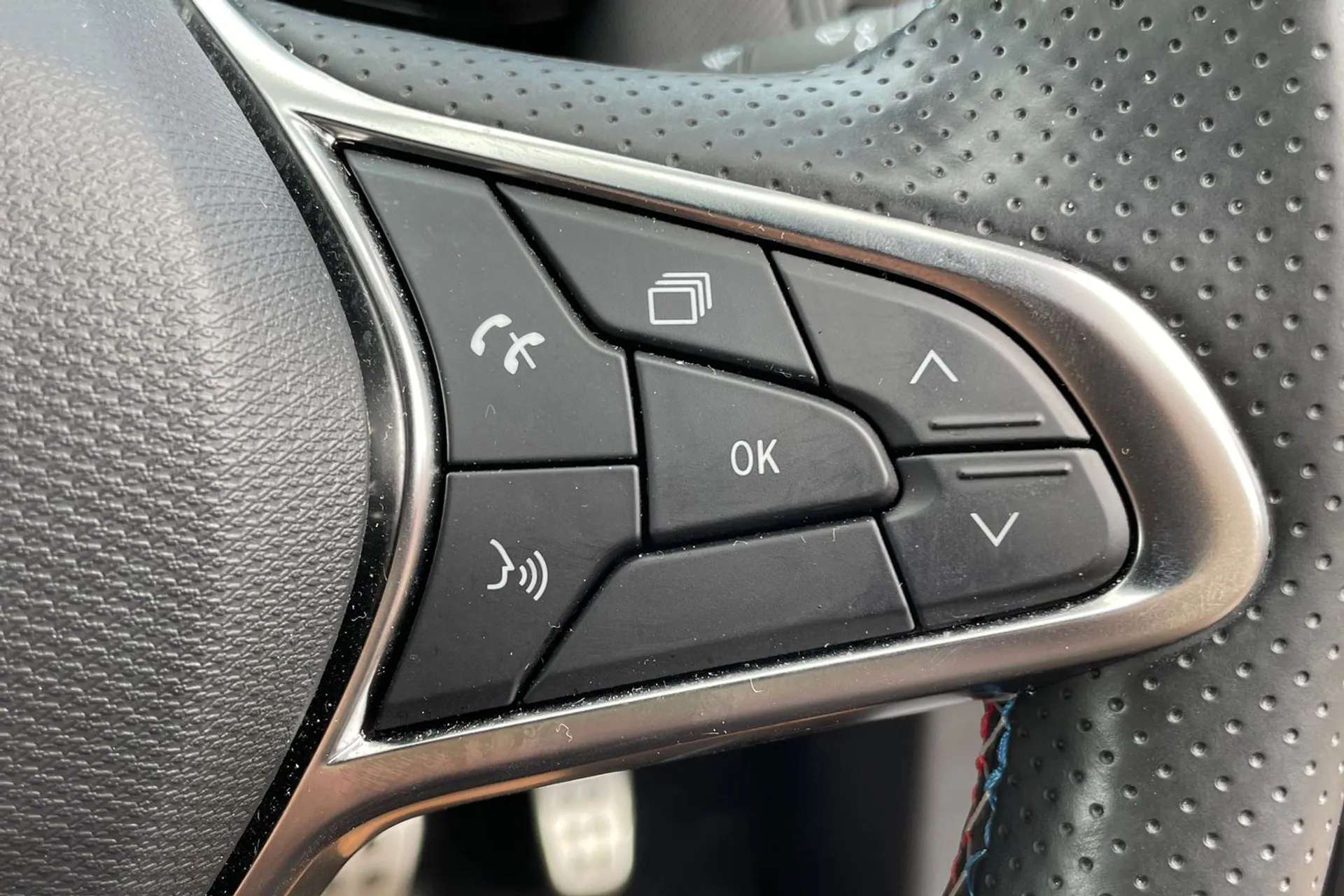 2025 RENAULT CLIO 2025 RENAULT CLIO