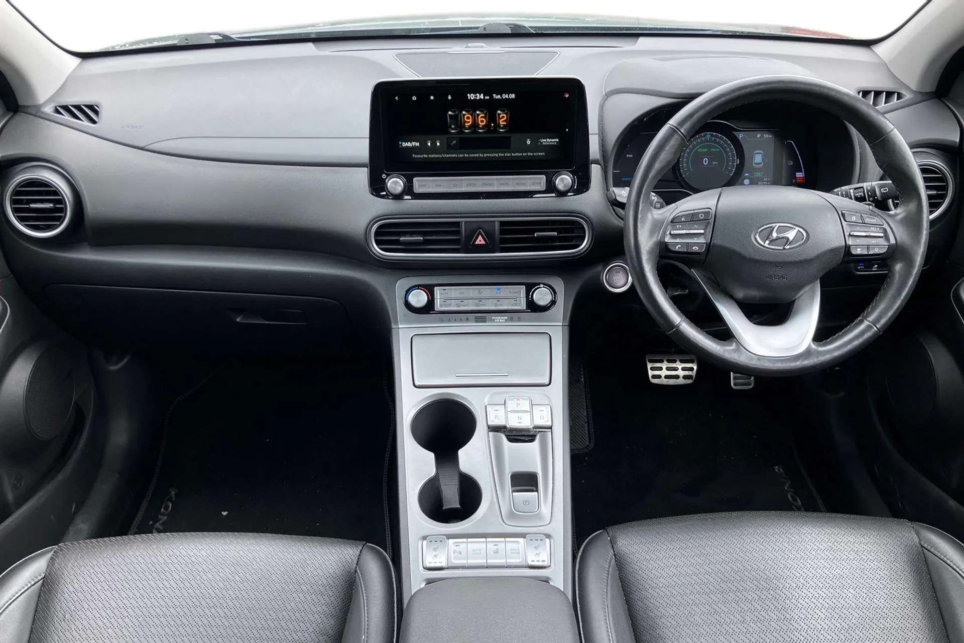 A 2020 HYUNDAI KONA 150kW Premium SE 64kWh 5dr Auto [Blind spot monitoring, Automatic climate control with defog system for front windscreen, Parking system with rear cam A 2020 HYUNDAI KONA 150kW Premium SE 64kWh 5dr Auto [Blind spot monitoring, Automatic climate control with defog system for front windscreen, Parking system with rear cam