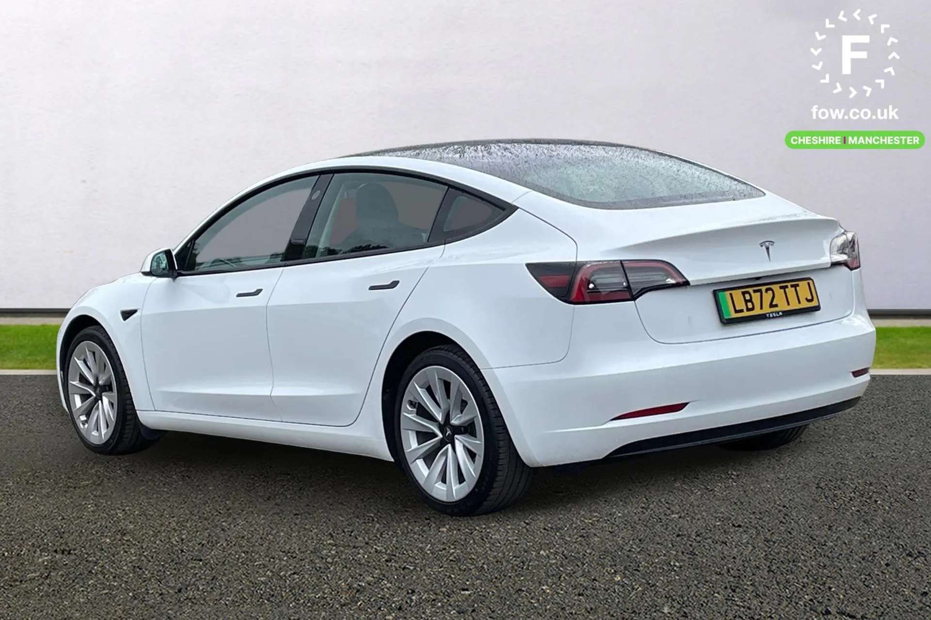 A 2022 TESLA MODEL 3 RWD 4dr Auto [19" Silver Sports Alloys, BLIS (Blind spot information system), LED daytime running lights, Audio system with 8 speakers and limited Imm A 2022 TESLA MODEL 3 RWD 4dr Auto [19" Silver Sports Alloys, BLIS (Blind spot information system), LED daytime running lights, Audio system with 8 speakers and limited Imm