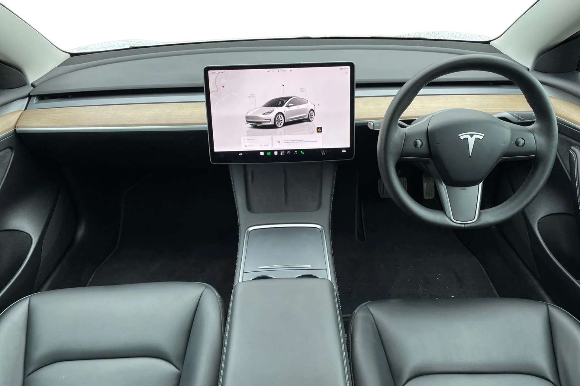 A 2022 TESLA MODEL 3 RWD 4dr Auto [19" Silver Sports Alloys, BLIS (Blind spot information system), LED daytime running lights, Audio system with 8 speakers and limited Imm A 2022 TESLA MODEL 3 RWD 4dr Auto [19" Silver Sports Alloys, BLIS (Blind spot information system), LED daytime running lights, Audio system with 8 speakers and limited Imm