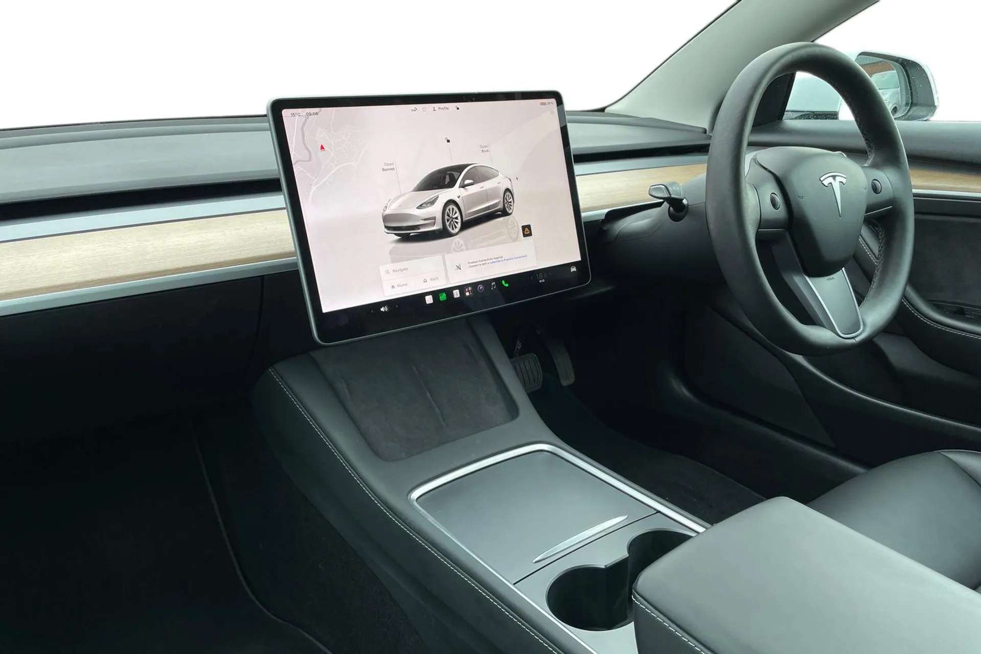 A 2022 TESLA MODEL 3 RWD 4dr Auto [19" Silver Sports Alloys, BLIS (Blind spot information system), LED daytime running lights, Audio system with 8 speakers and limited Imm A 2022 TESLA MODEL 3 RWD 4dr Auto [19" Silver Sports Alloys, BLIS (Blind spot information system), LED daytime running lights, Audio system with 8 speakers and limited Imm