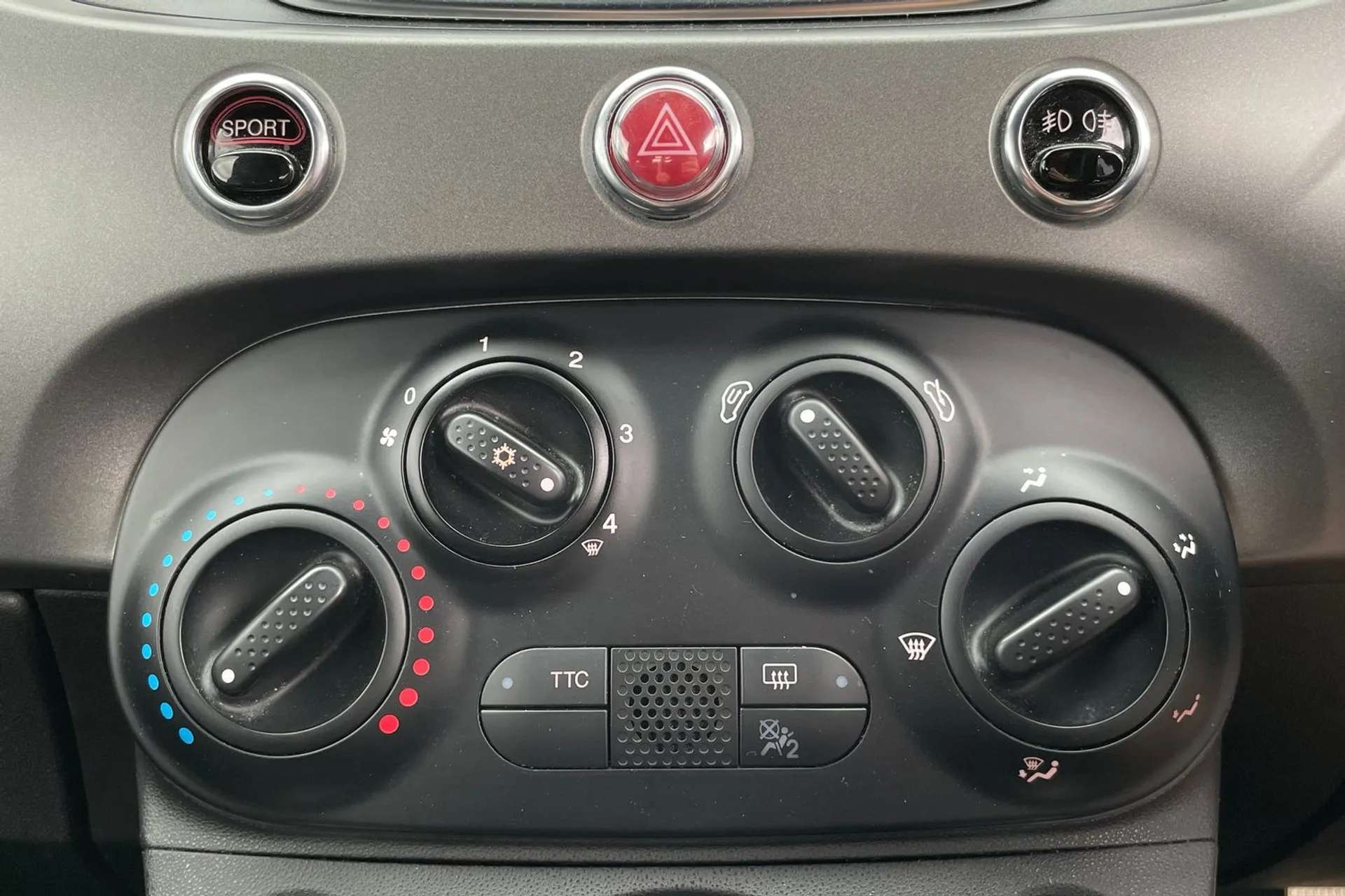 2019 ABARTH 595 2019 ABARTH 595