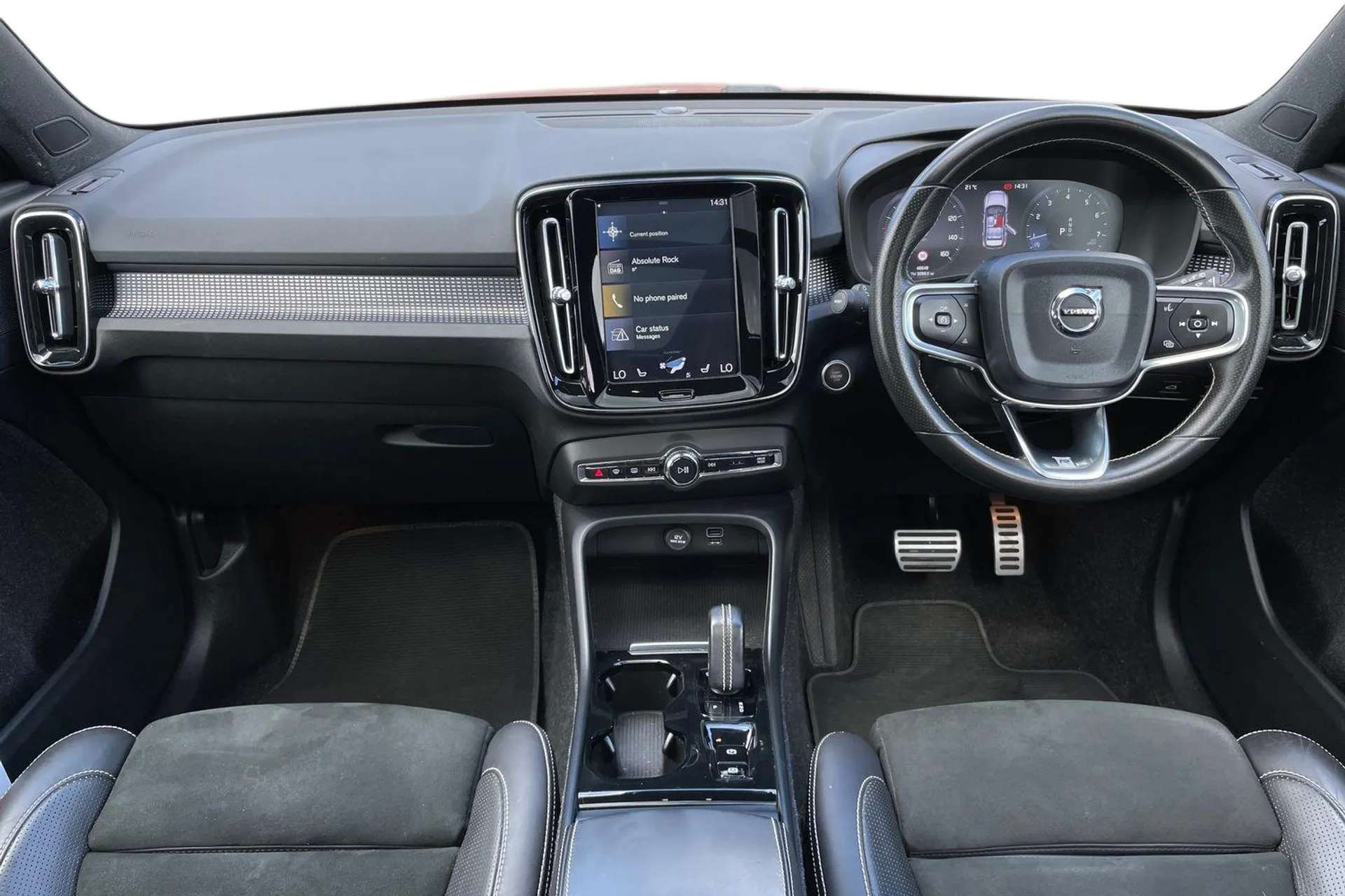 2019 VOLVO XC40 2019 VOLVO XC40