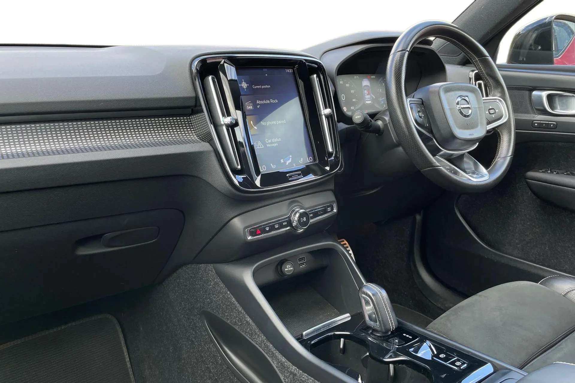 2019 VOLVO XC40 2019 VOLVO XC40