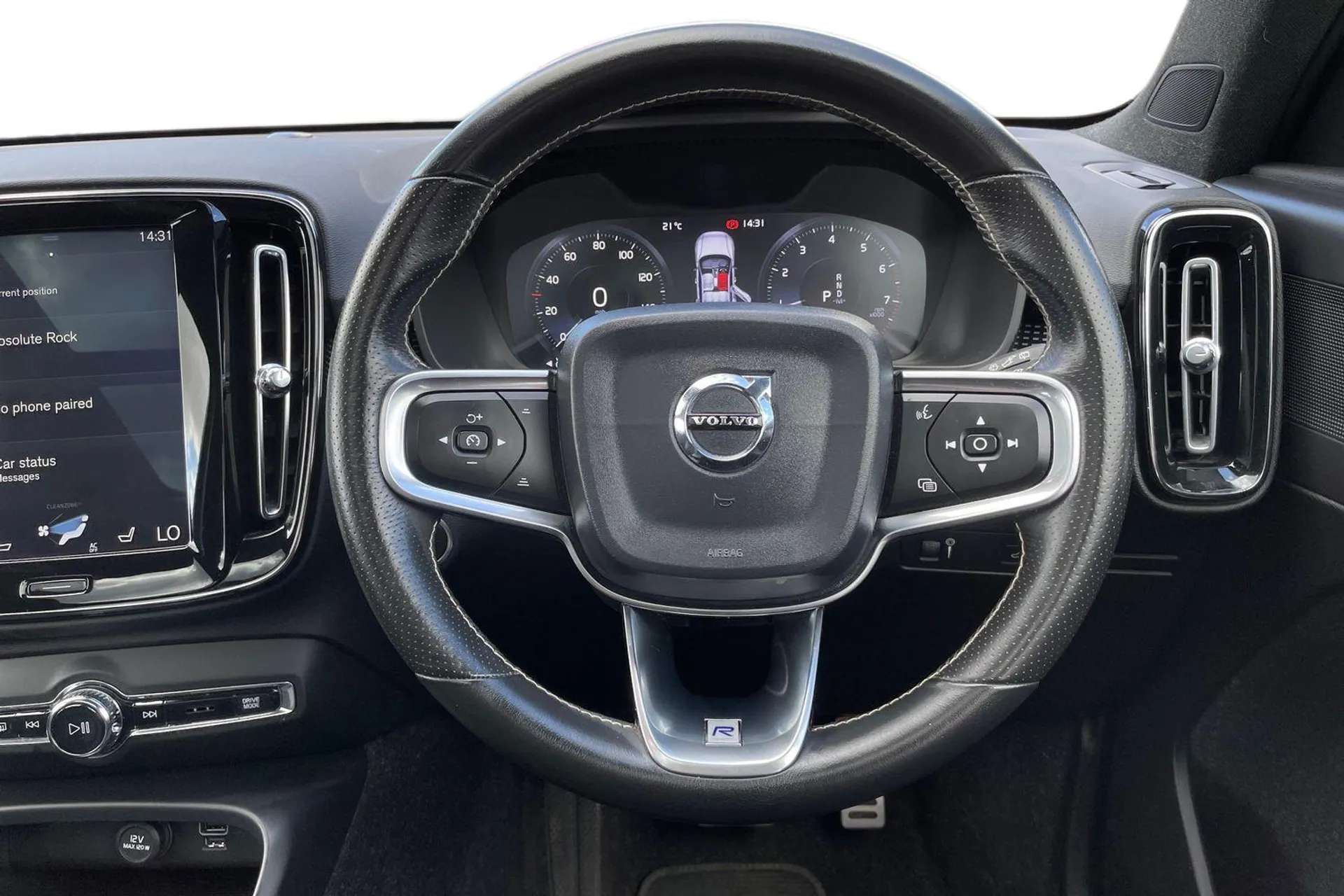 2019 VOLVO XC40 2019 VOLVO XC40