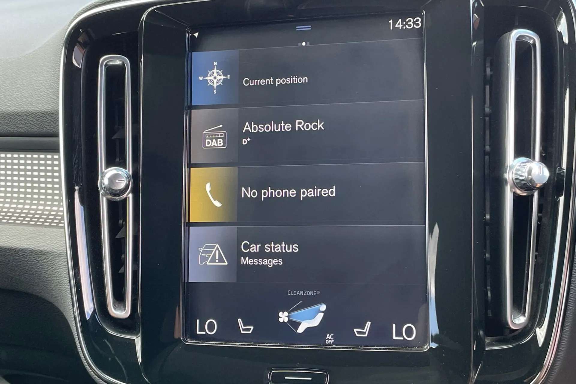 2019 VOLVO XC40 2019 VOLVO XC40
