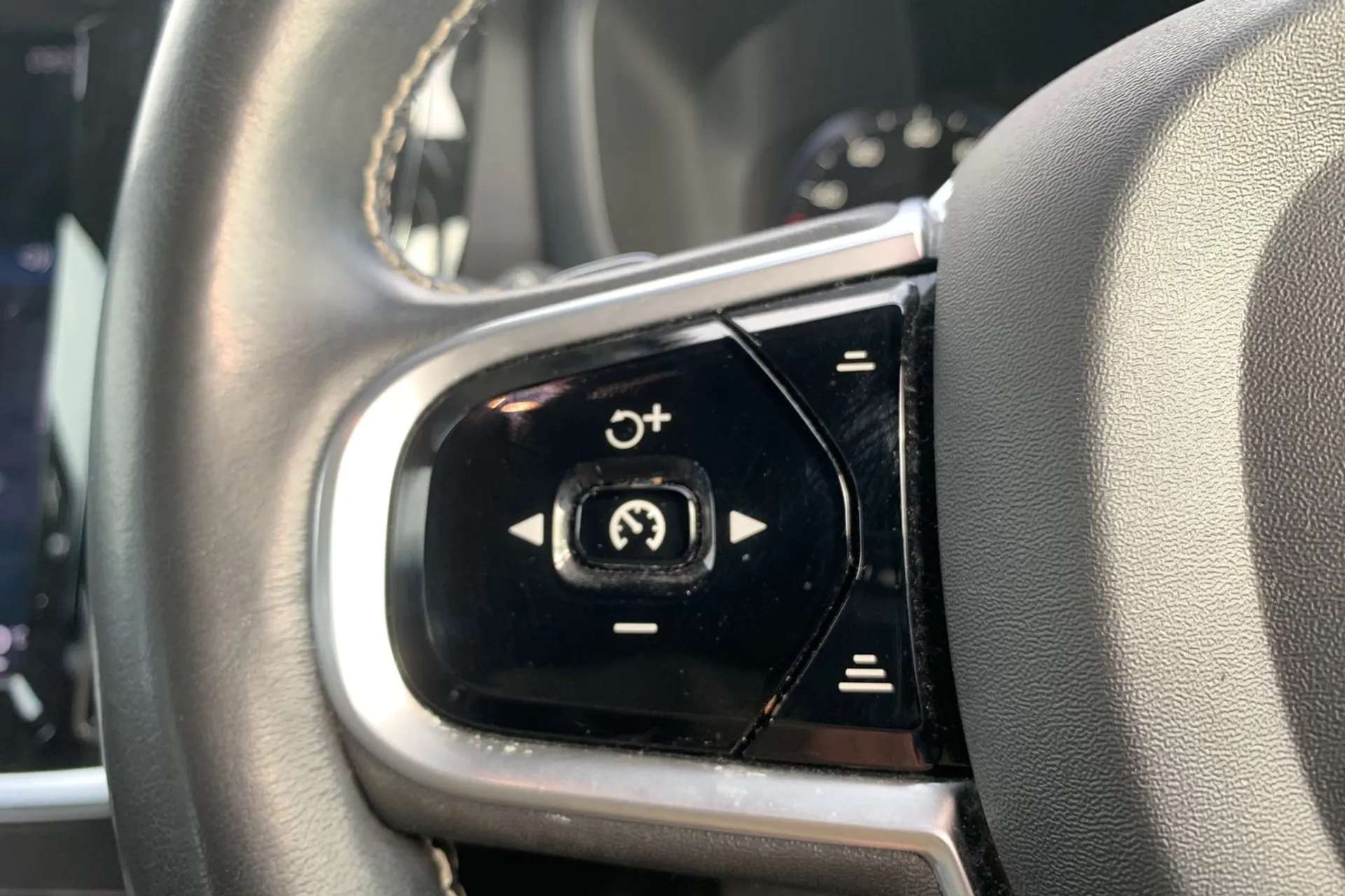 2019 VOLVO V60 2019 VOLVO V60