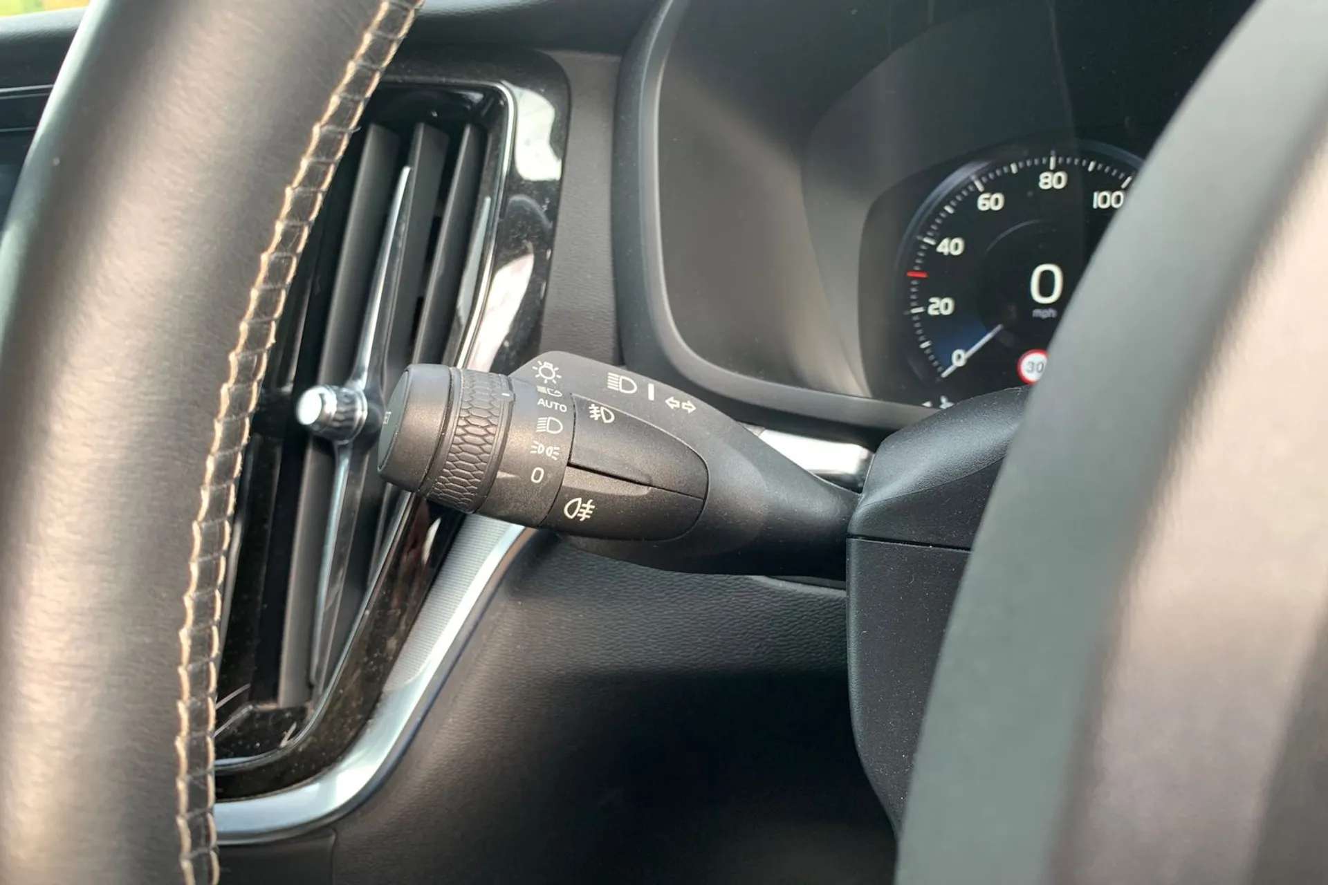 2019 VOLVO V60 2019 VOLVO V60