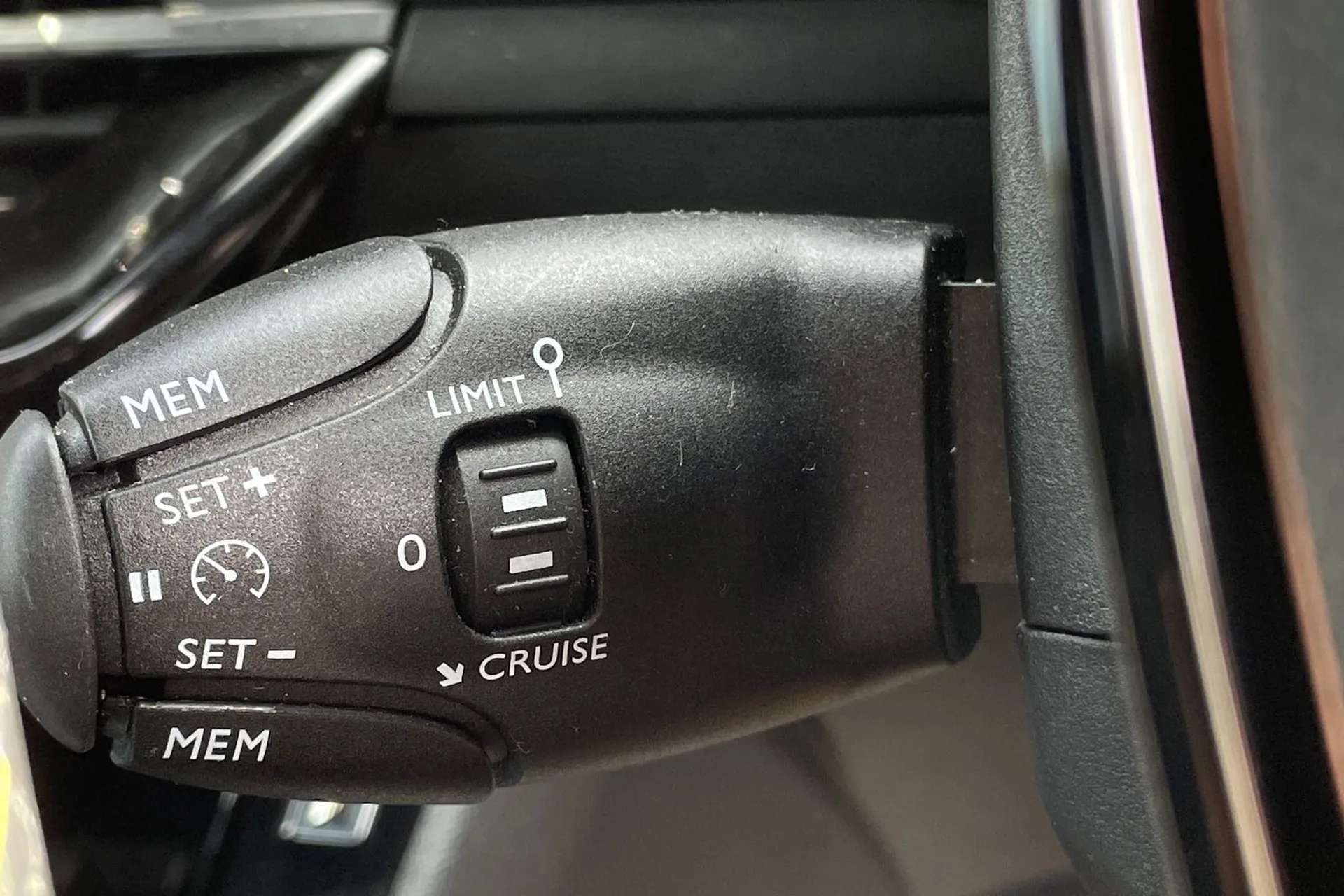 2023 PEUGEOT 208 2023 PEUGEOT 208
