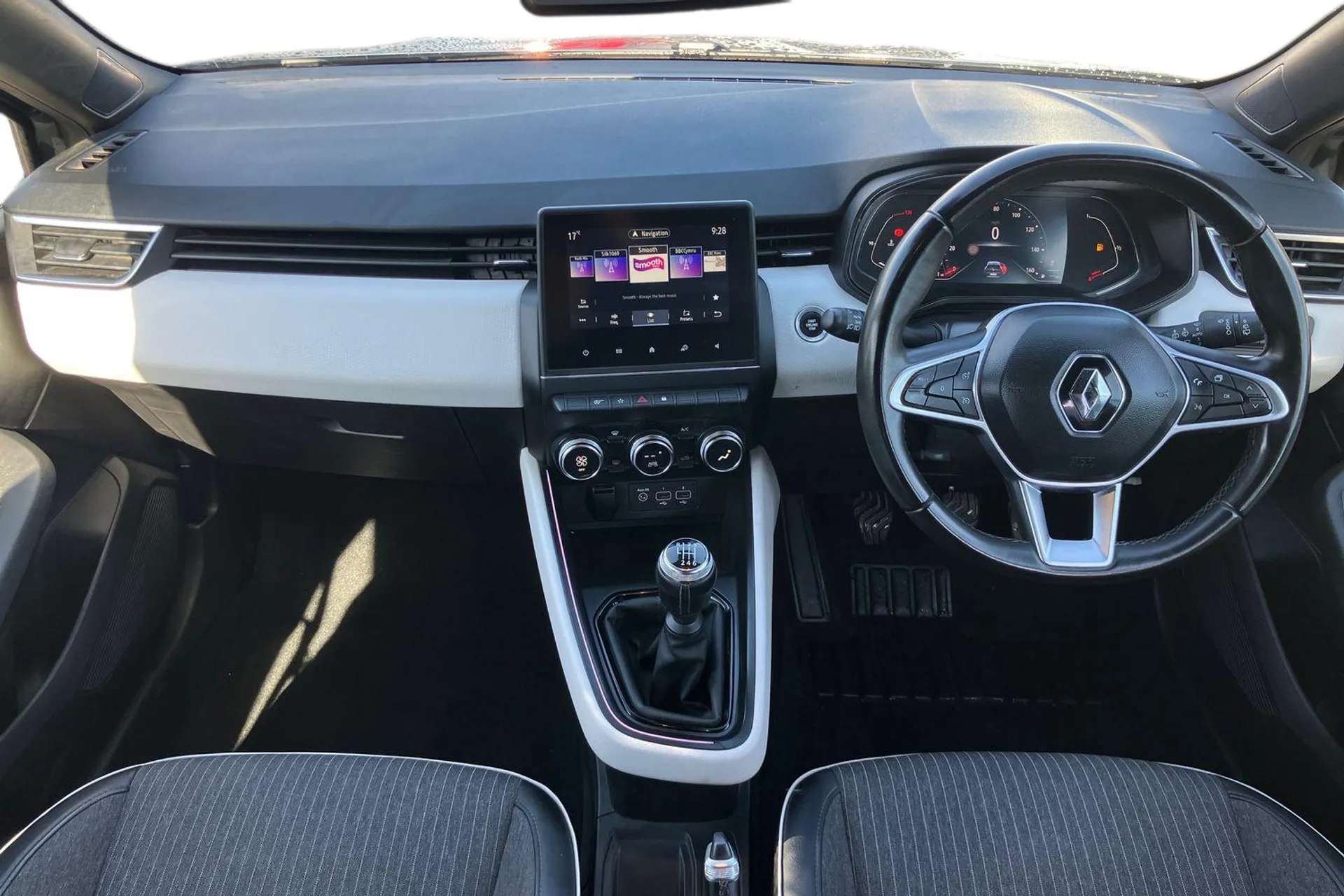 2022 RENAULT CLIO 2022 RENAULT CLIO