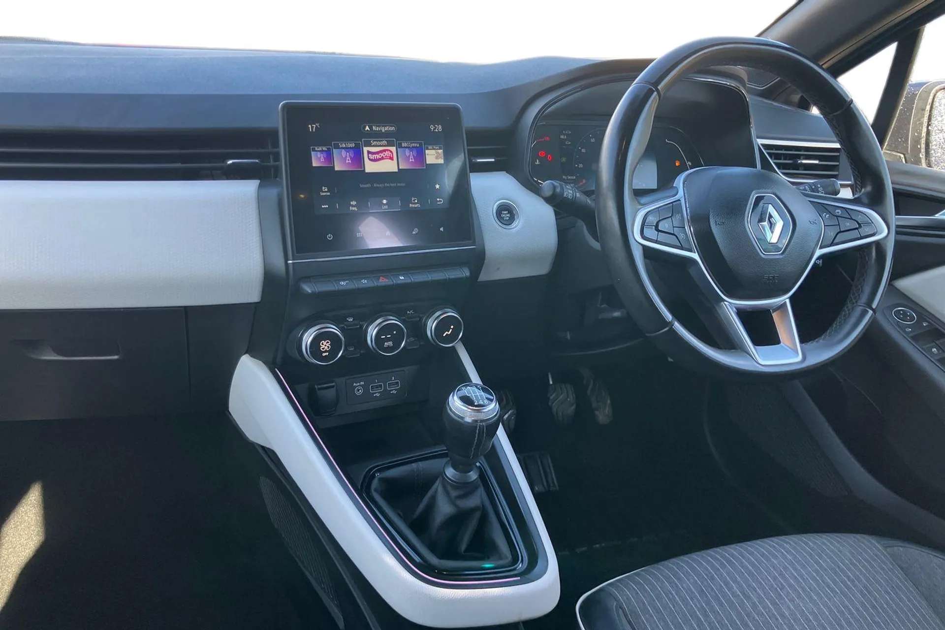 2022 RENAULT CLIO 2022 RENAULT CLIO