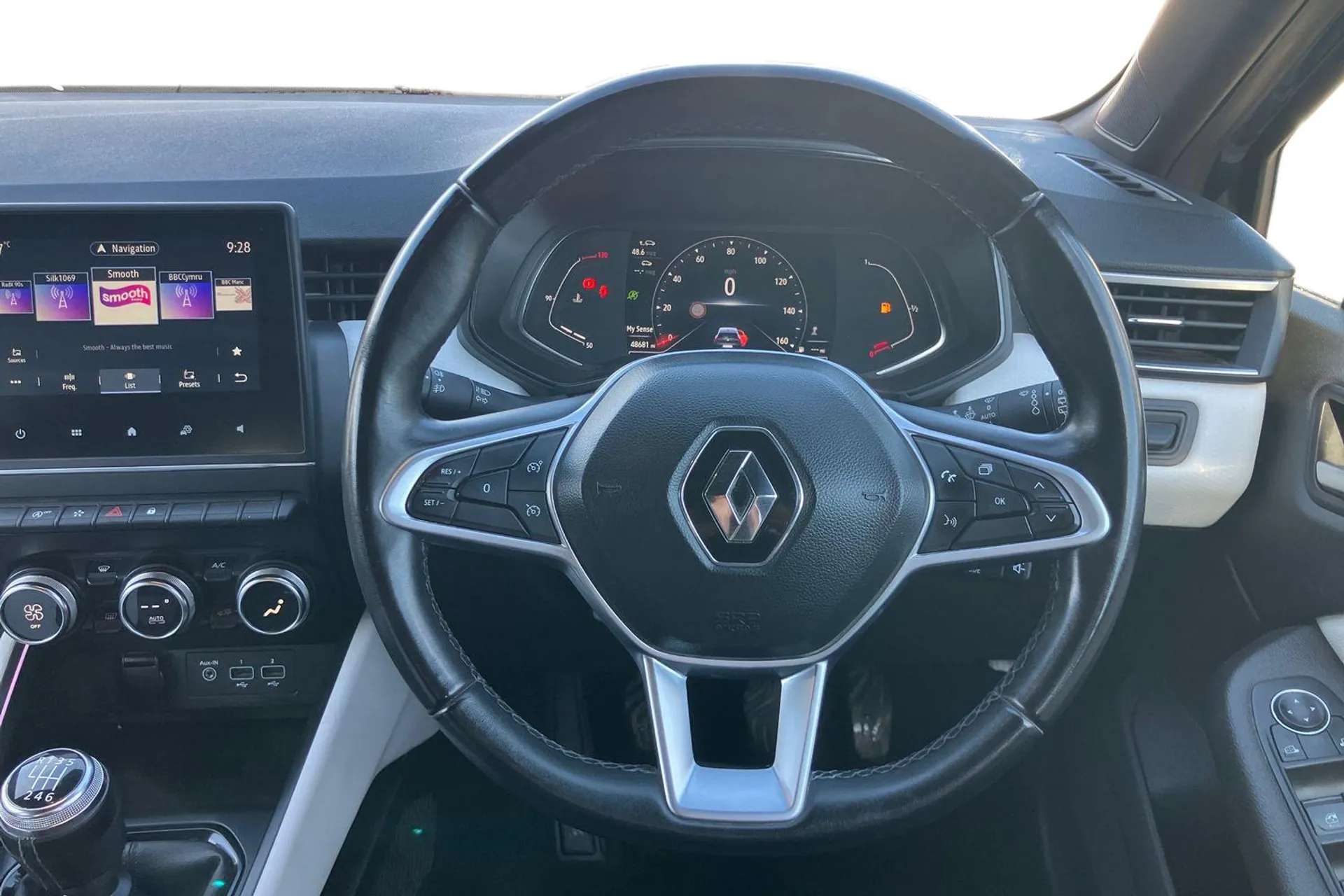2022 RENAULT CLIO 2022 RENAULT CLIO