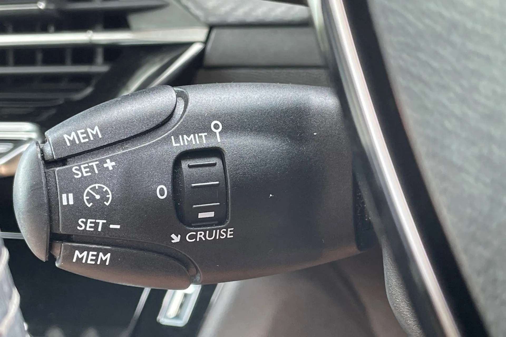 2022 PEUGEOT 208 2022 PEUGEOT 208