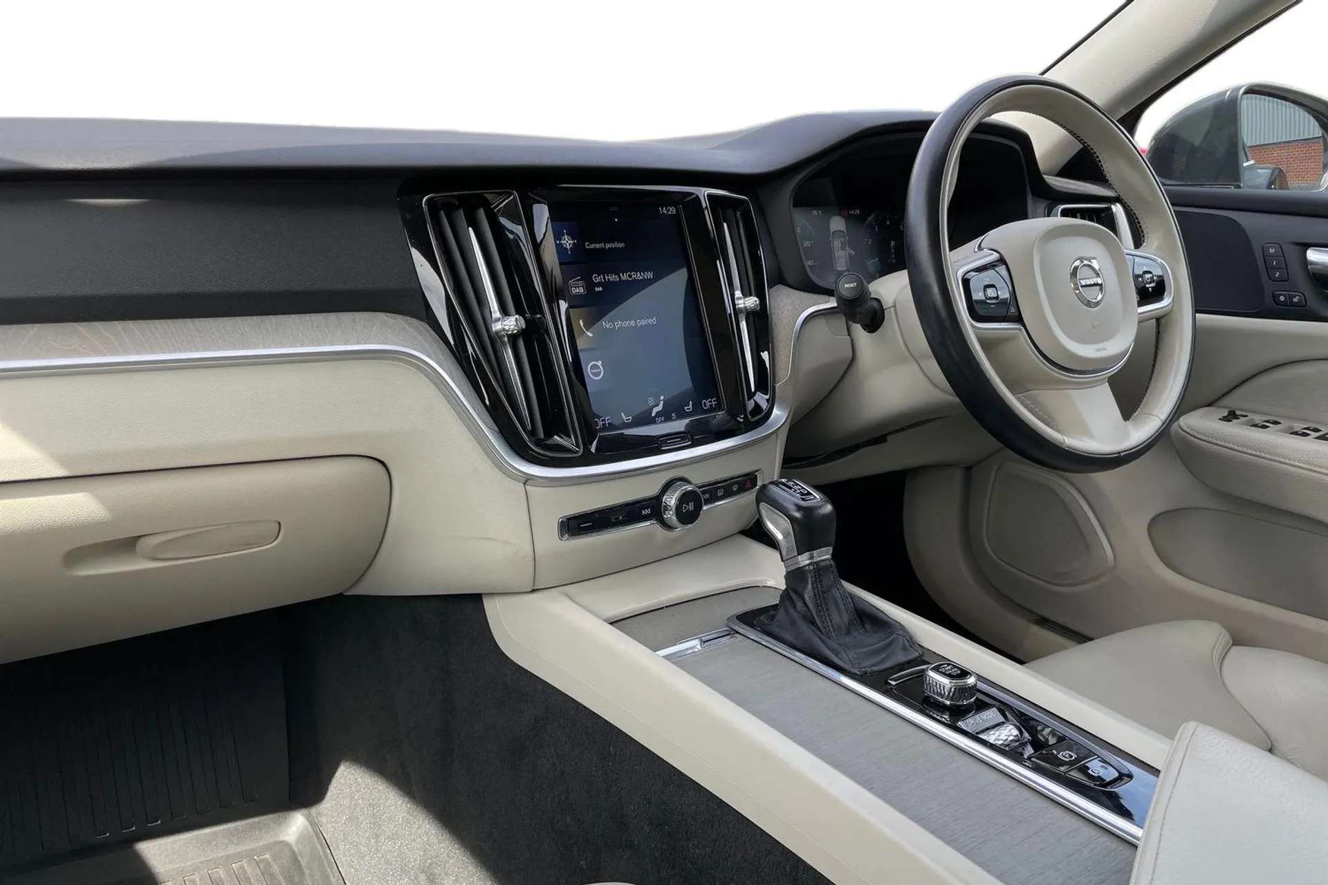 2019 VOLVO V60 2019 VOLVO V60