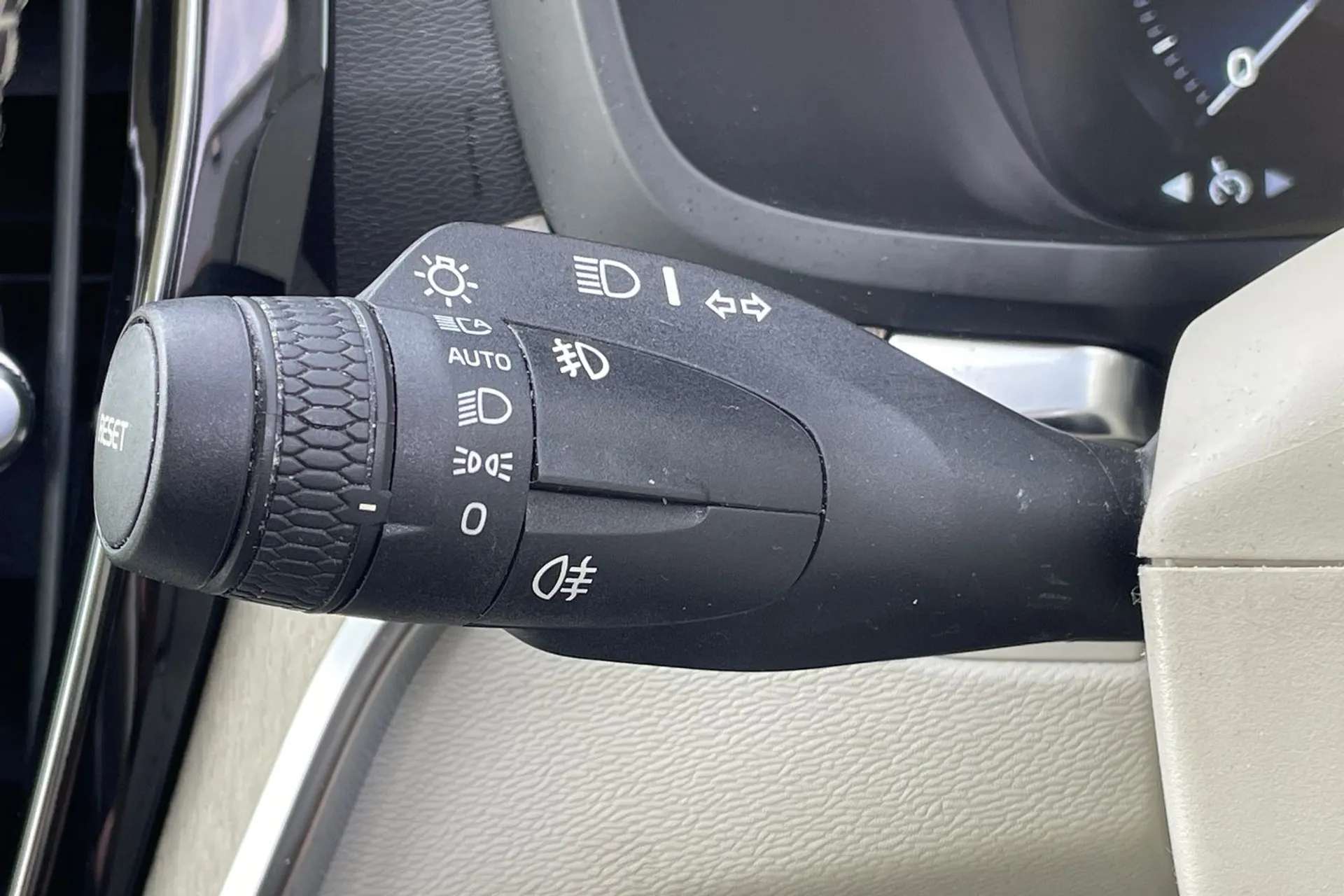 2019 VOLVO V60 2019 VOLVO V60