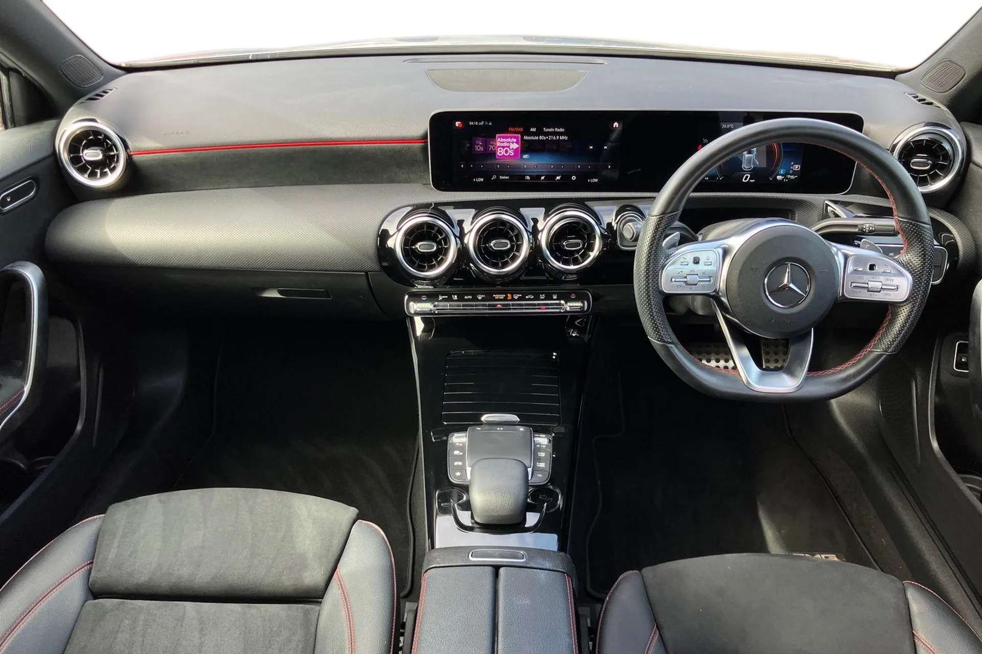 A 2020 MERCEDES-BENZ A CLASS A250e AMG Line Executive 5dr Auto [Active park assist with parktronic system, AMG bodystyling - Front apron with splitter in chrome, Two zone thermotr A 2020 MERCEDES-BENZ A CLASS A250e AMG Line Executive 5dr Auto [Active park assist with parktronic system, AMG bodystyling - Front apron with splitter in chrome, Two zone thermotr
