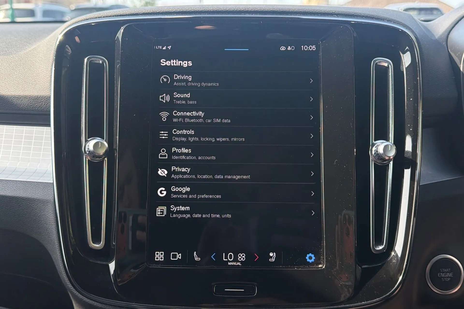 2022 VOLVO XC40 2022 VOLVO XC40