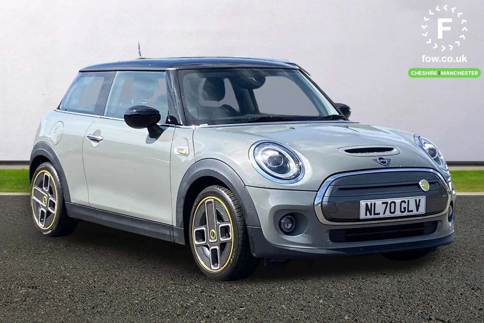A 2020 MINI HATCH 135kW Cooper S Level 1 33kWh 3dr Auto [Cruise control, Compatible mobile phone bluetooth with audio streaming, MINI Driving Modes - centre toggle swit A 2020 MINI HATCH 135kW Cooper S Level 1 33kWh 3dr Auto [Cruise control, Compatible mobile phone bluetooth with audio streaming, MINI Driving Modes - centre toggle swit