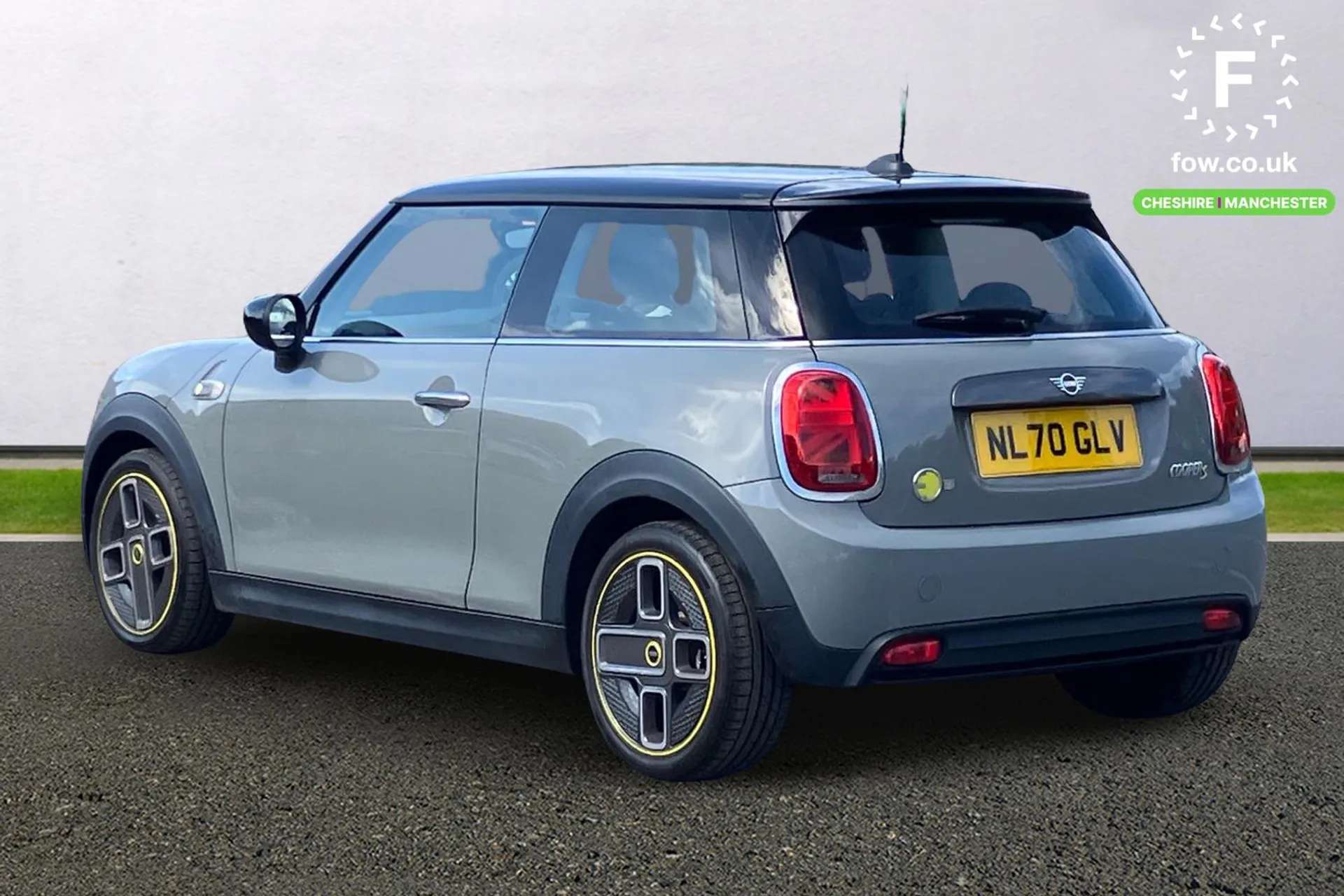 A 2020 MINI HATCH 135kW Cooper S Level 1 33kWh 3dr Auto [Cruise control, Compatible mobile phone bluetooth with audio streaming, MINI Driving Modes - centre toggle swit A 2020 MINI HATCH 135kW Cooper S Level 1 33kWh 3dr Auto [Cruise control, Compatible mobile phone bluetooth with audio streaming, MINI Driving Modes - centre toggle swit