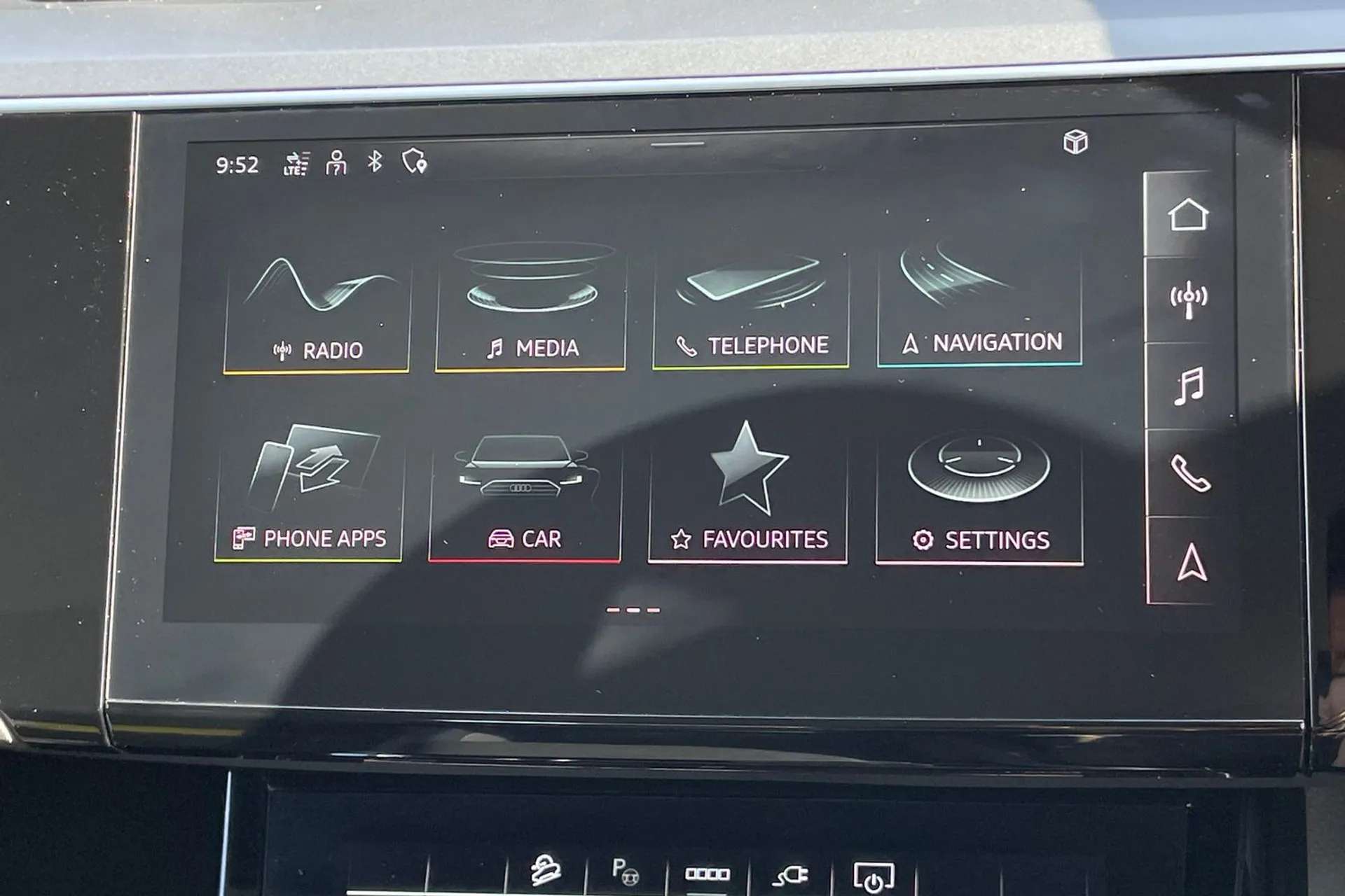 2022 AUDI E-TRON 2022 AUDI E-TRON