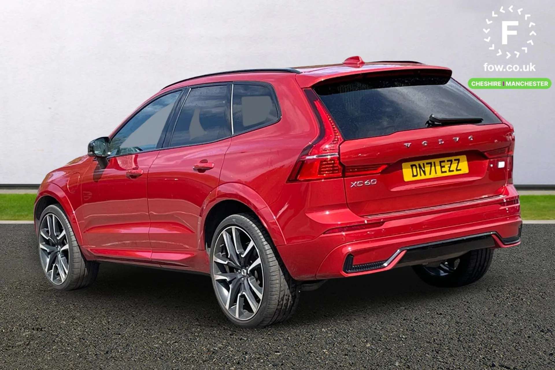 A 2021 VOLVO XC60 2.0 T8 Recharge PHEV R DESIGN Pro 5dr AWD Auto [Tech - Bowers and Wilkins,Heated Front Windscreen - Removes Head-Up Display,Nappa-Textile Contour Spor A 2021 VOLVO XC60 2.0 T8 Recharge PHEV R DESIGN Pro 5dr AWD Auto [Tech - Bowers and Wilkins,Heated Front Windscreen - Removes Head-Up Display,Nappa-Textile Contour Spor