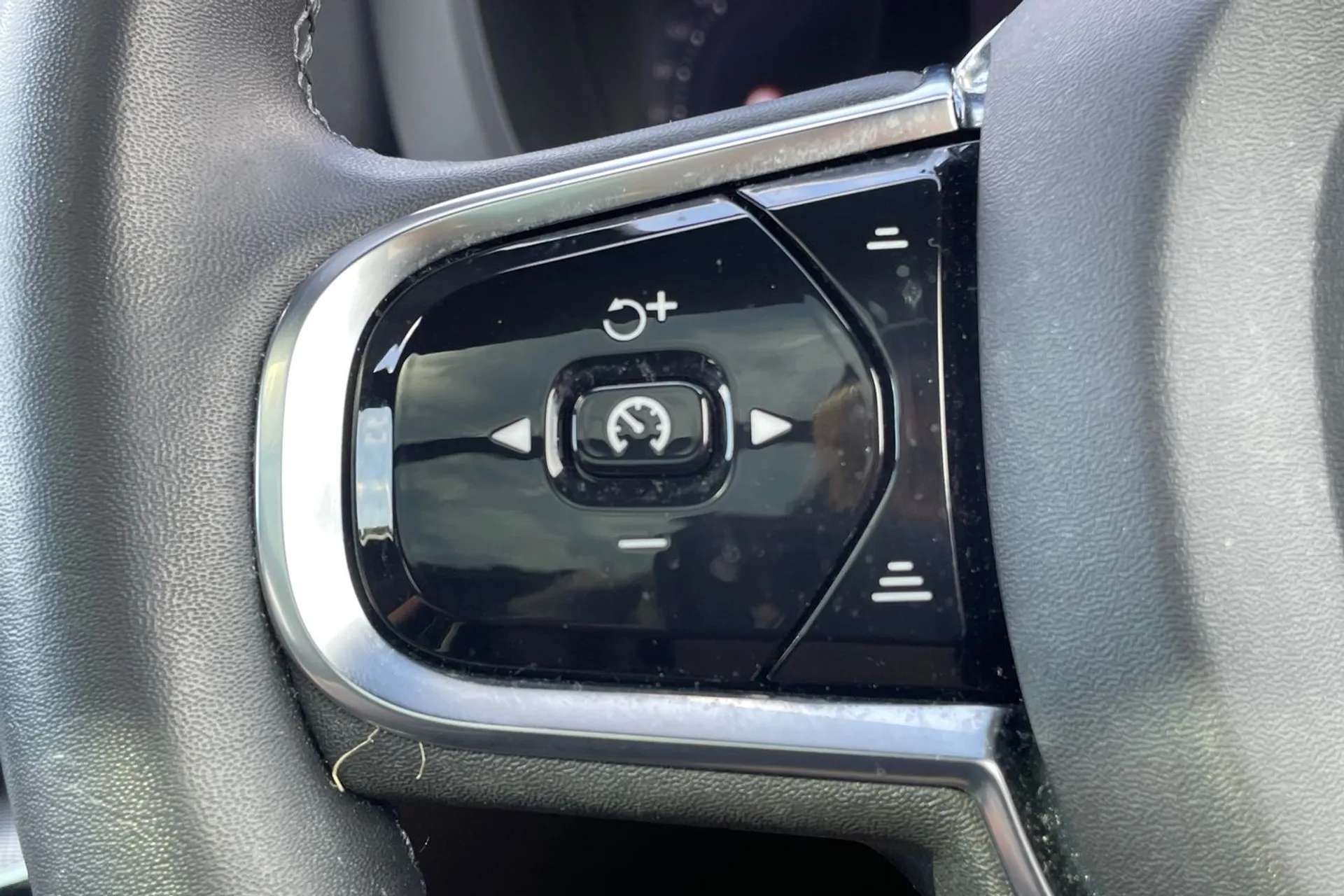 2021 VOLVO XC60 2021 VOLVO XC60